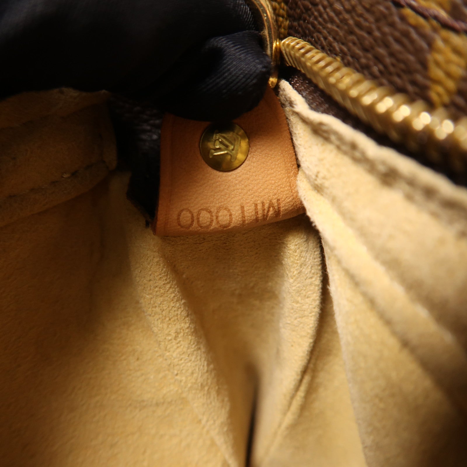 LOUIS VUITTON Monogram Looping GM肩背袋