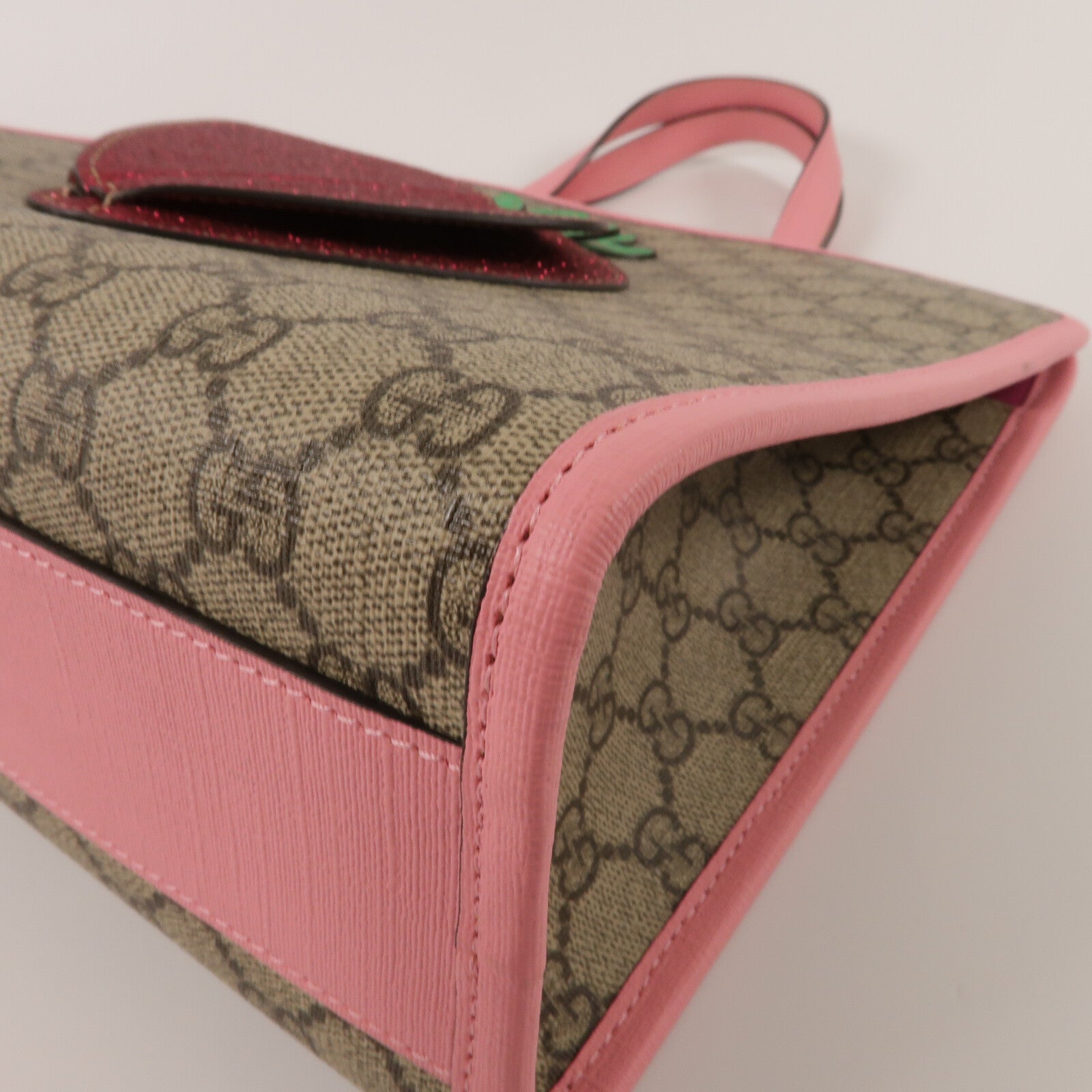 GUCCI 塗層帆布3D Strawberry Hand Bag手挽袋