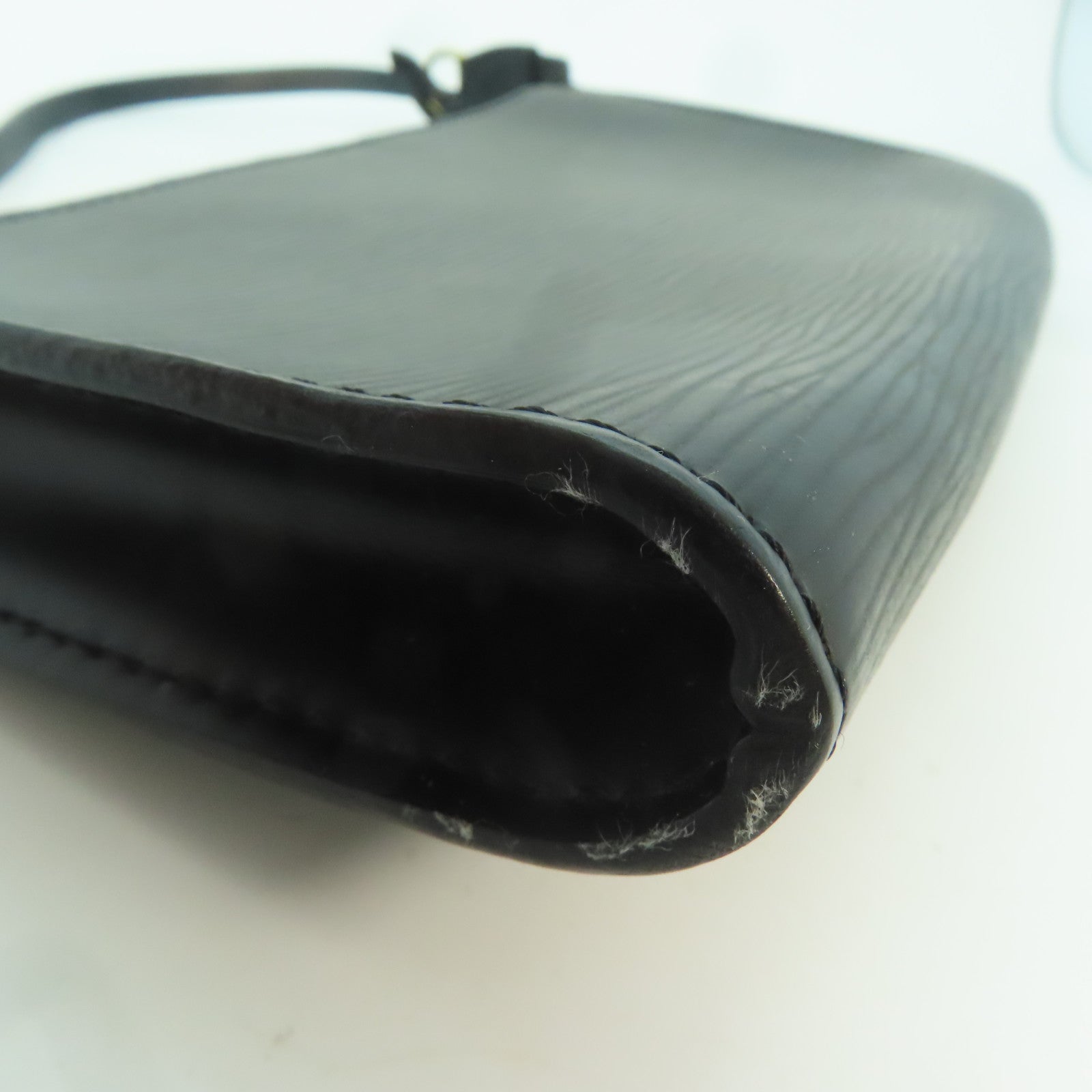 LOUIS VUITTON Epi Pochette Accessories Pouch金扣手挽袋