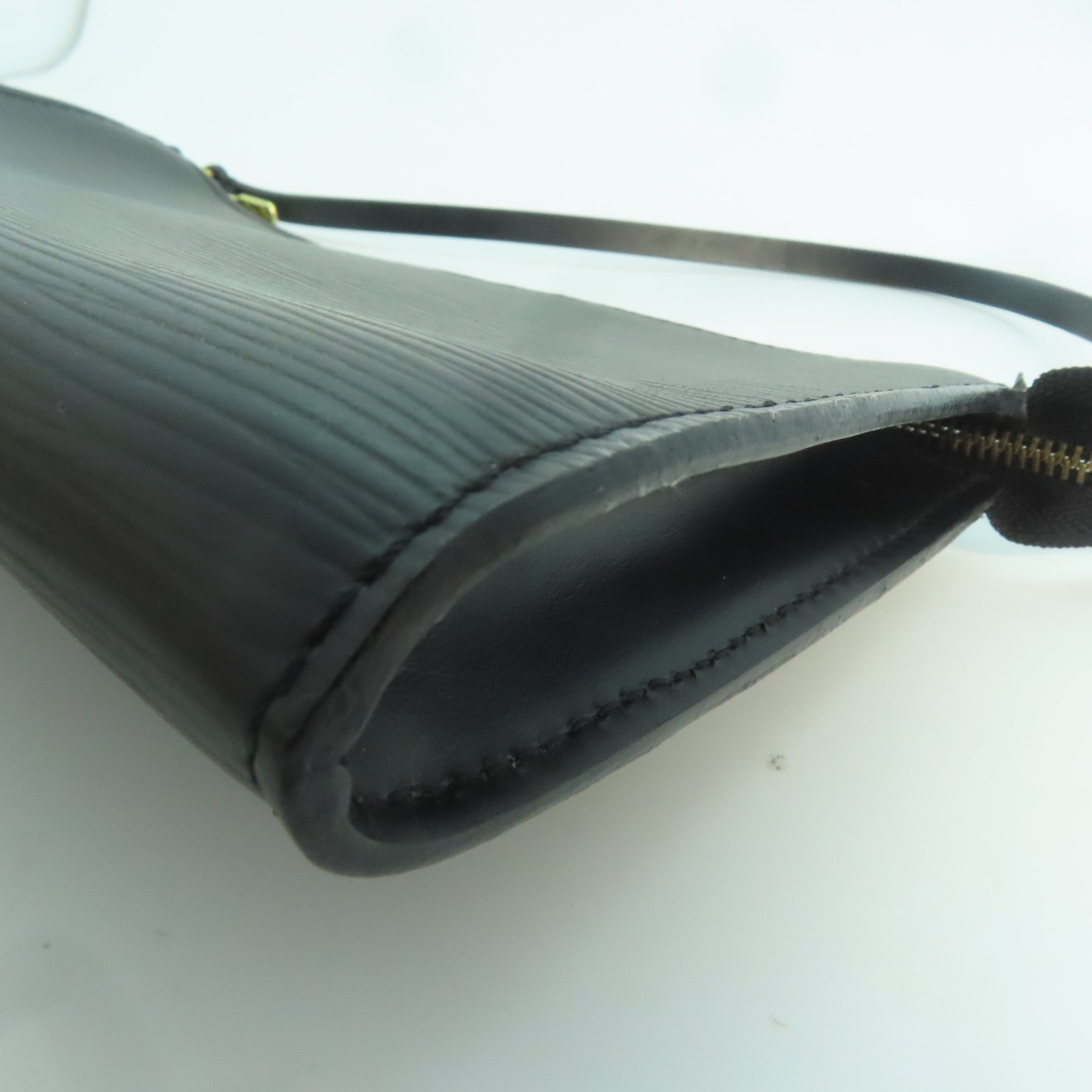 LOUIS VUITTON Epi Pochette Accessories Pouch金扣手挽袋