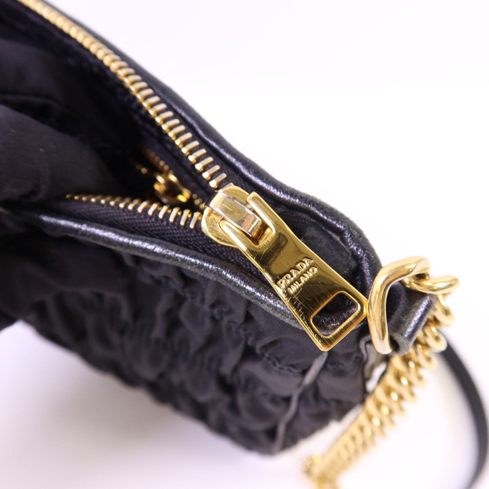 PRADA 尼龍Chain Shoulder Bag金扣鏈帶肩背袋