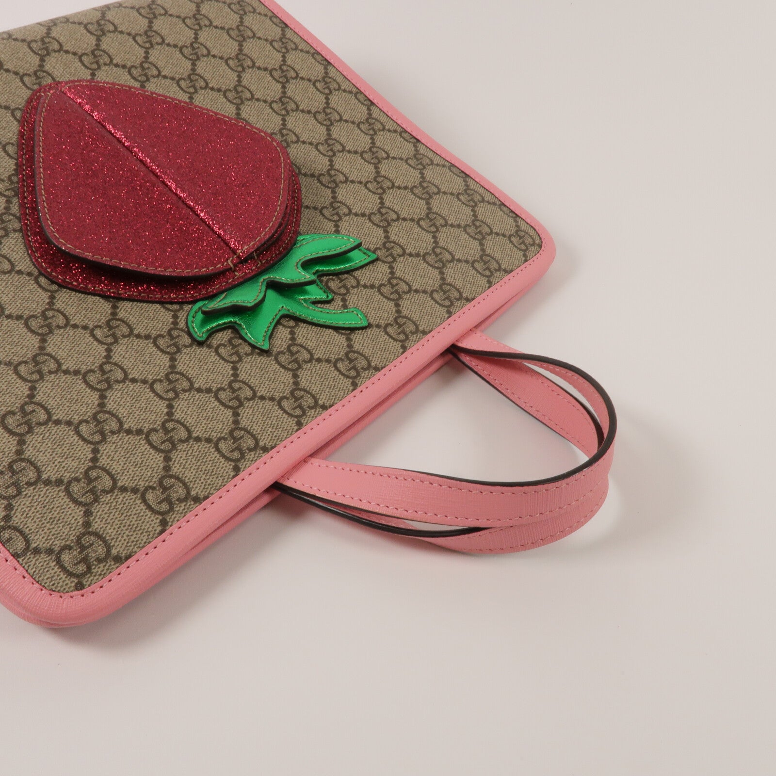 GUCCI 塗層帆布3D Strawberry Hand Bag手挽袋