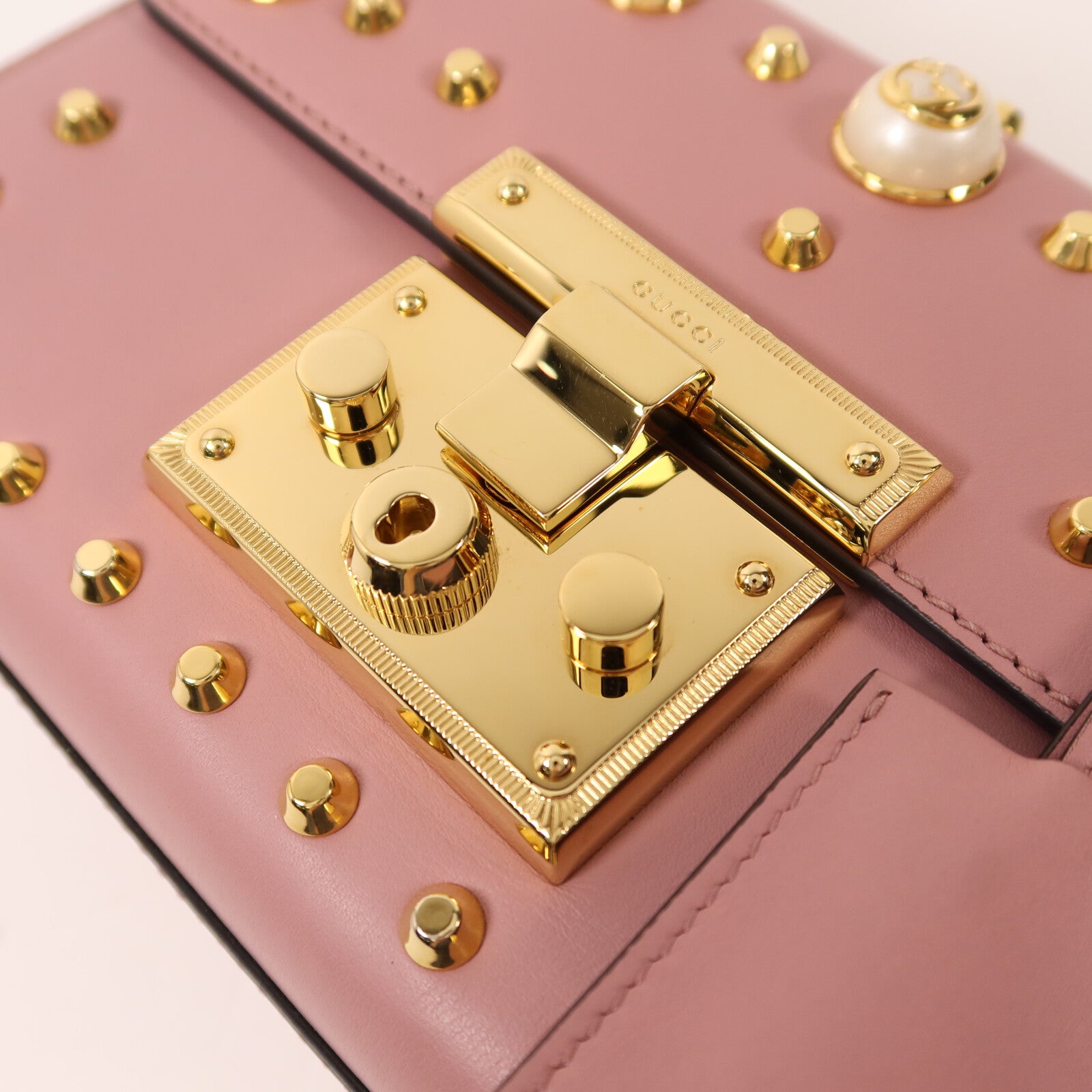GUCCI 牛皮皮革Padlock Pearl Bag金扣鏈帶肩背袋