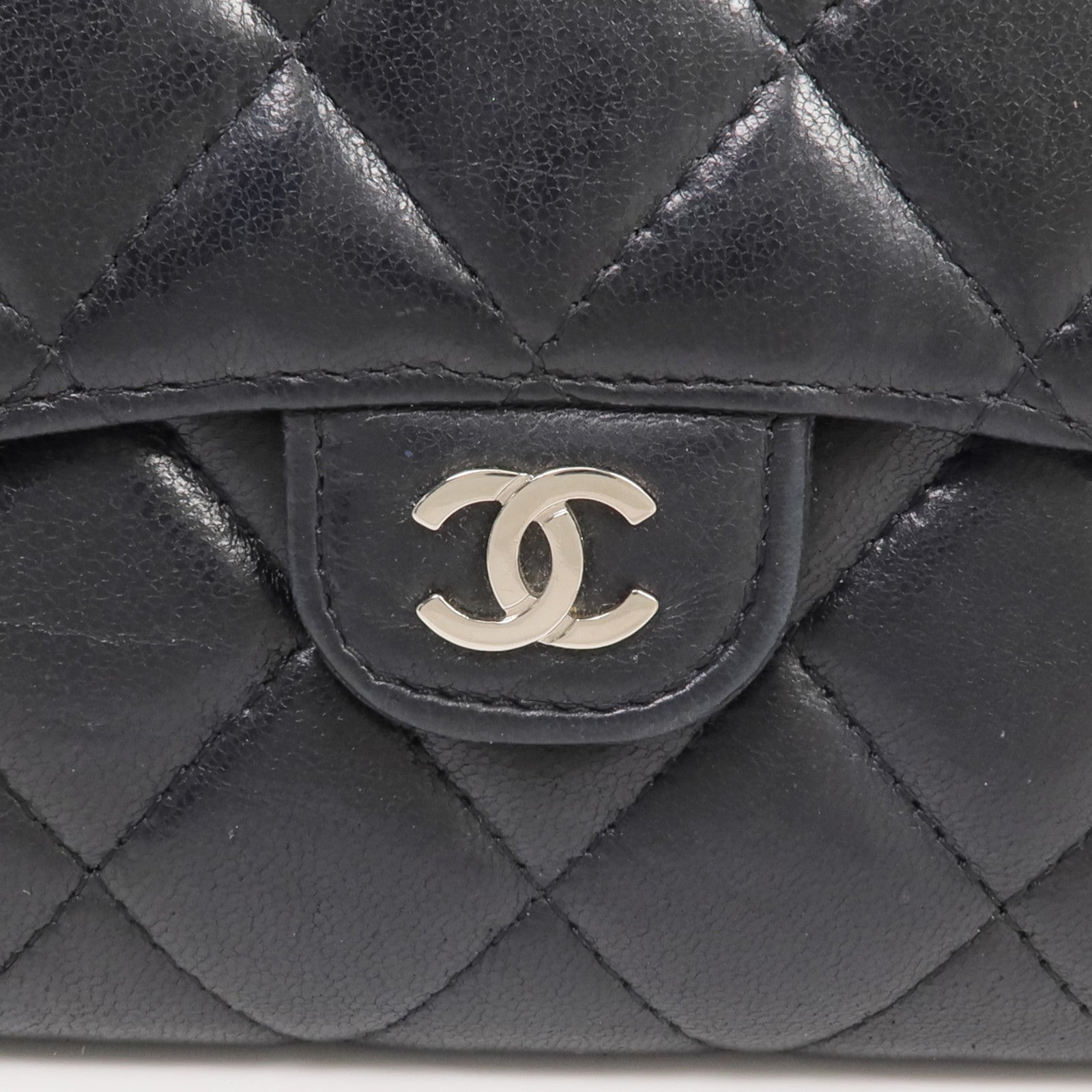 CHANEL 羊皮皮革Fold Wallet銀扣錢包