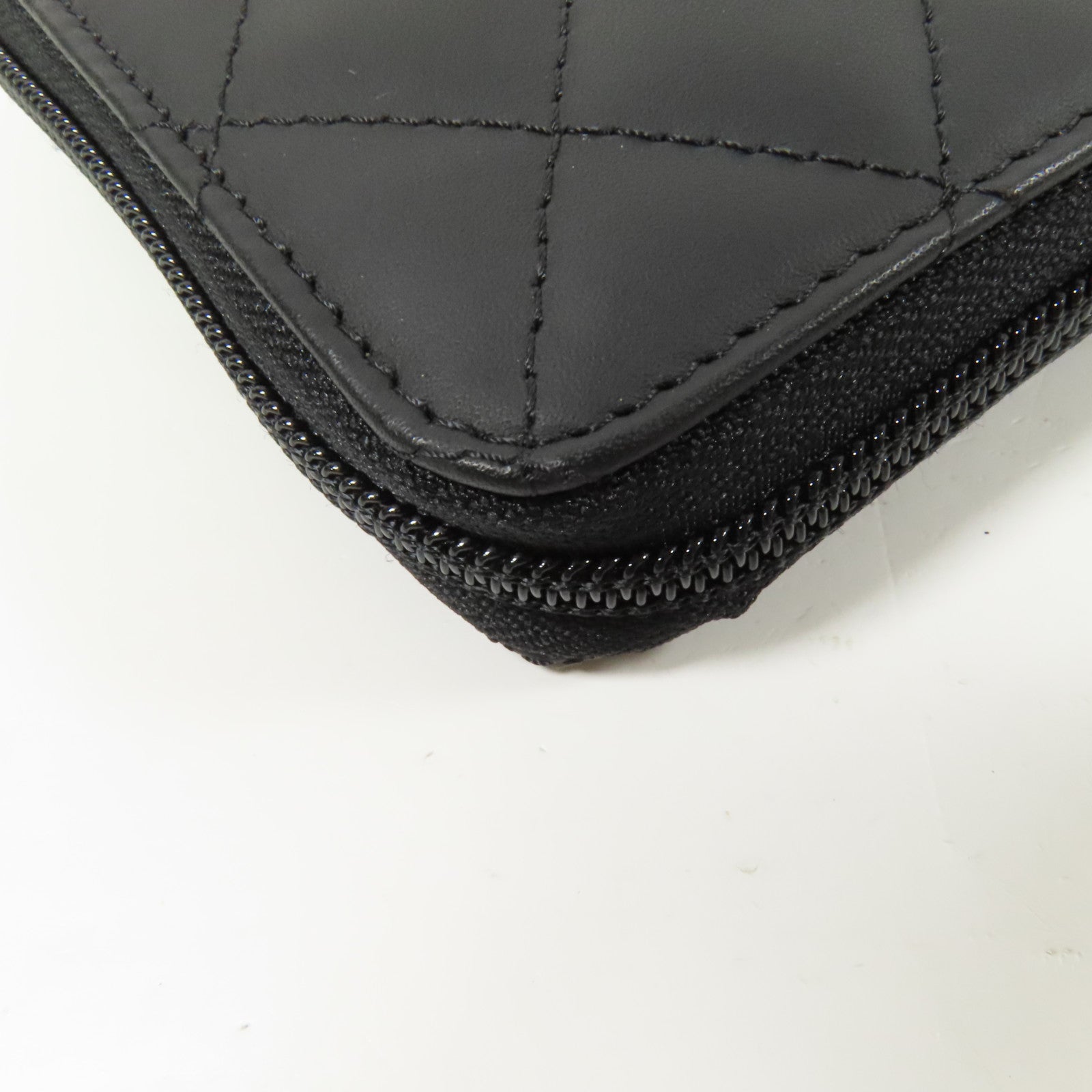 CHANEL 牛皮皮革Cambon銀扣長錢包