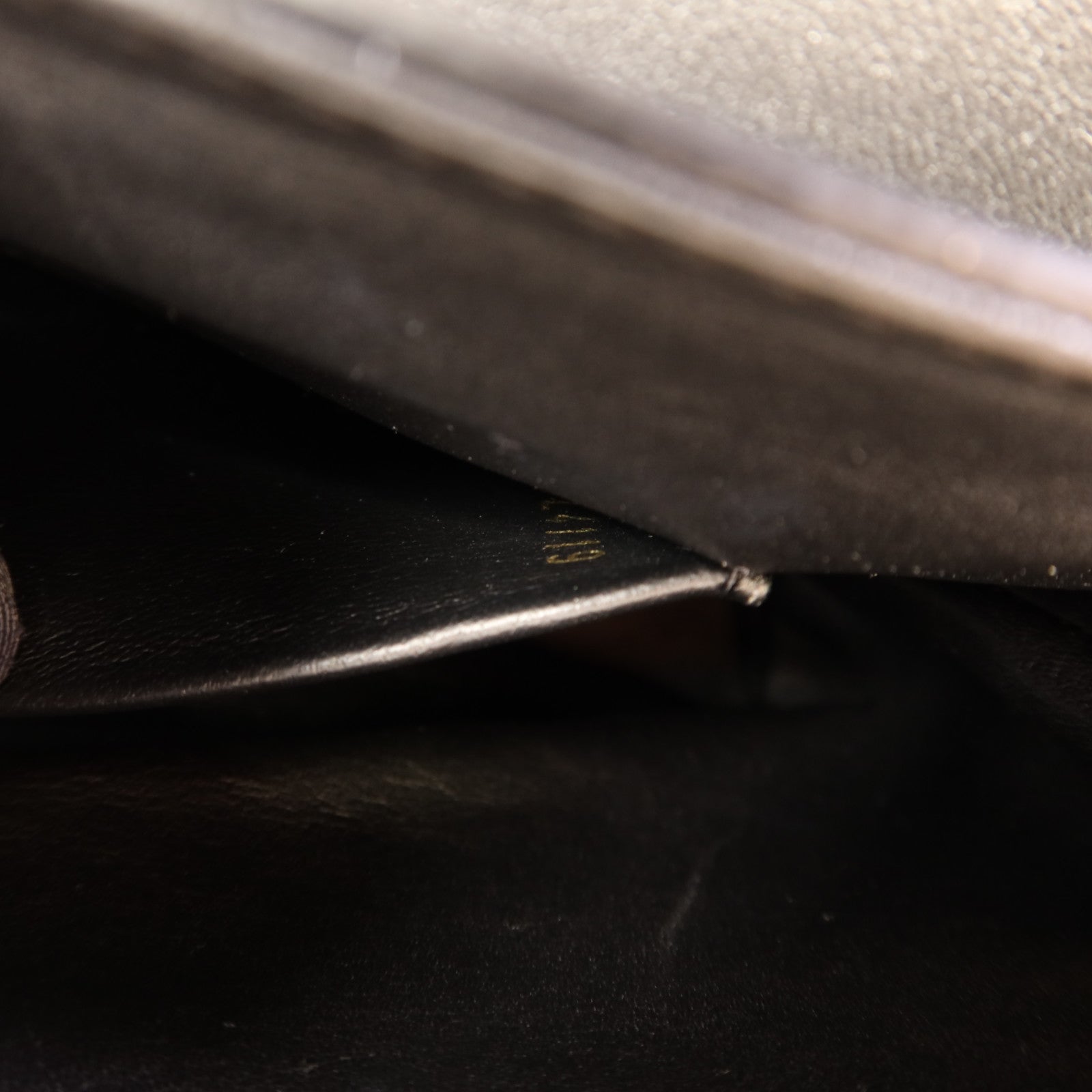 LOUIS VUITTON 【激減優惠】牛皮皮革Pochette Thelma金扣肩背袋