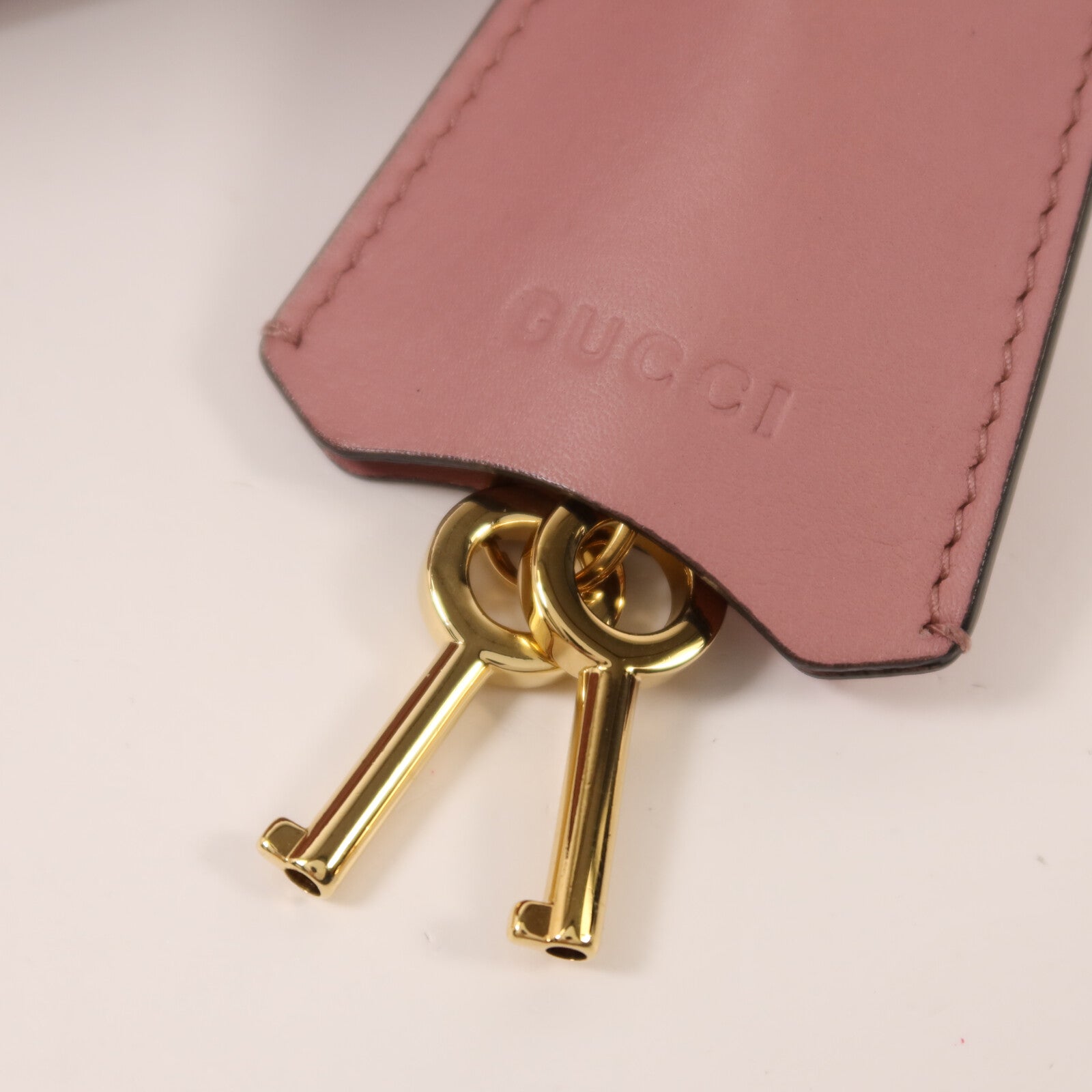GUCCI 牛皮皮革Padlock Pearl Bag金扣鏈帶肩背袋