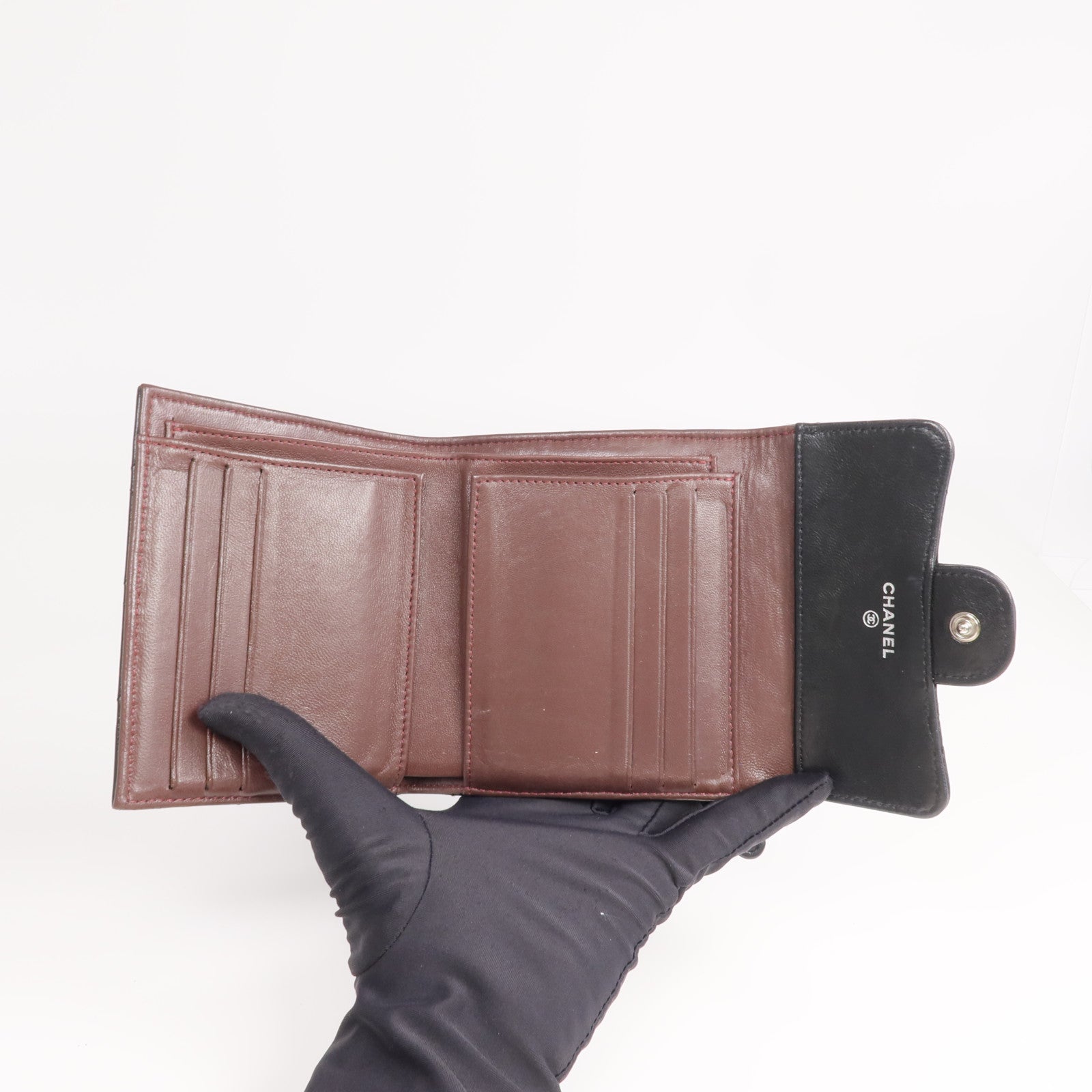 CHANEL 羊皮皮革Fold Wallet銀扣錢包