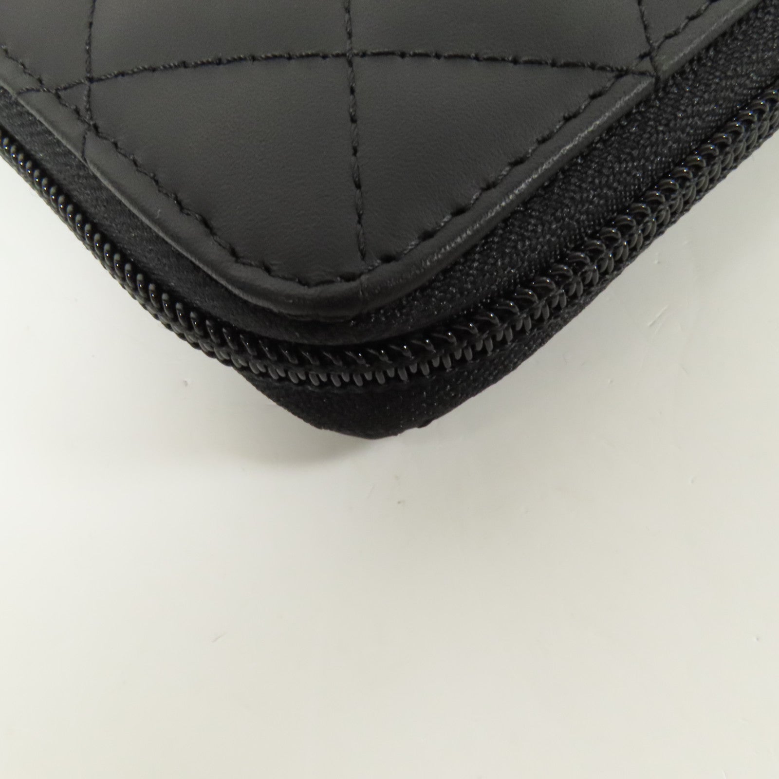 CHANEL 牛皮皮革Cambon銀扣長錢包