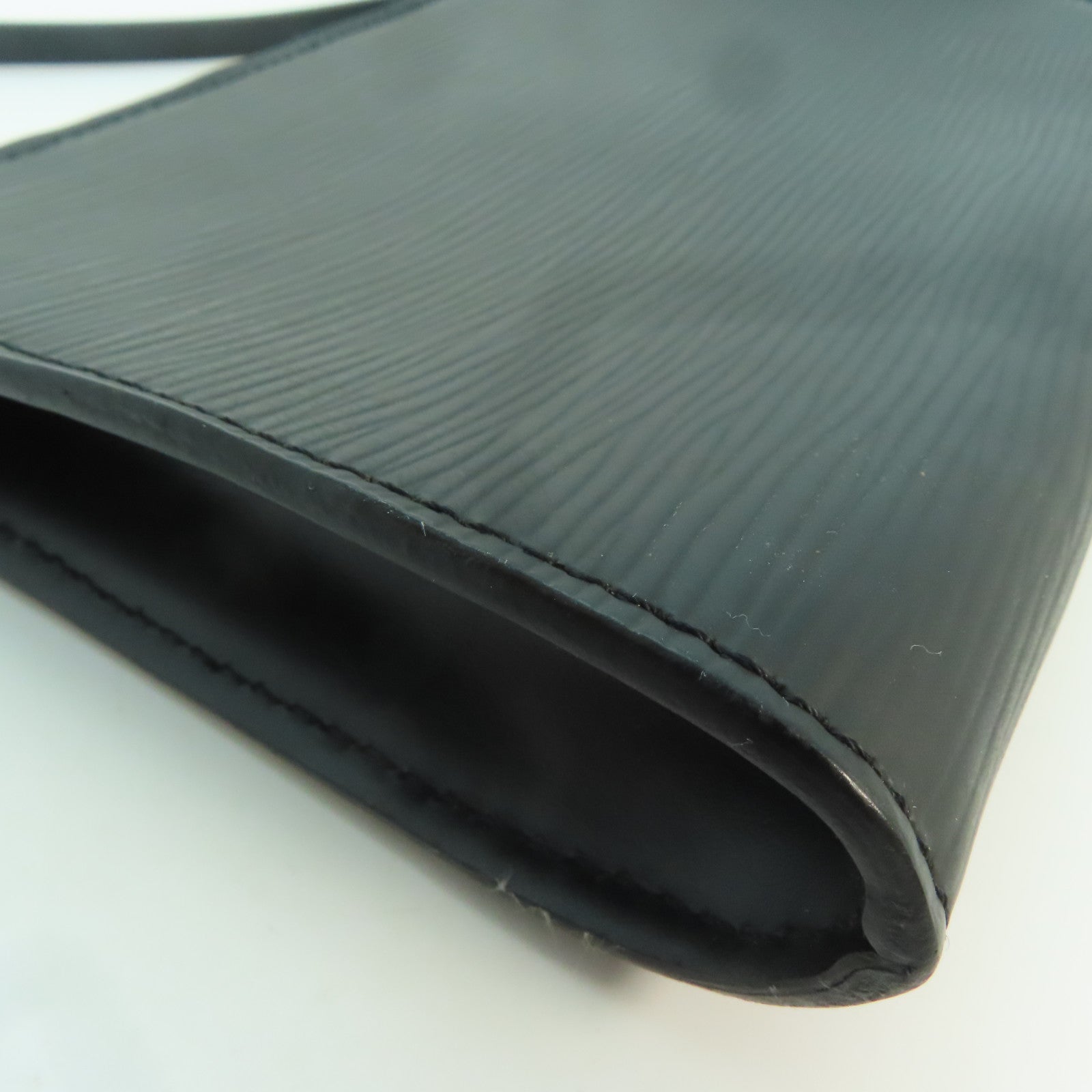 LOUIS VUITTON Epi Pochette Accessories Pouch金扣手挽袋