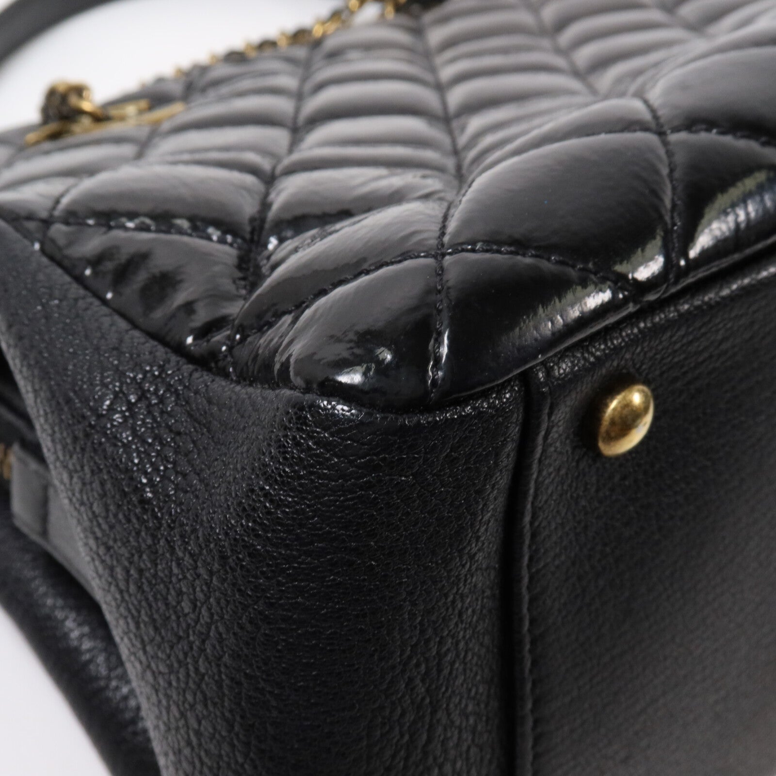 CHANEL 漆皮皮革/牛皮皮革CC Eyelet Tote鏈帶肩背袋