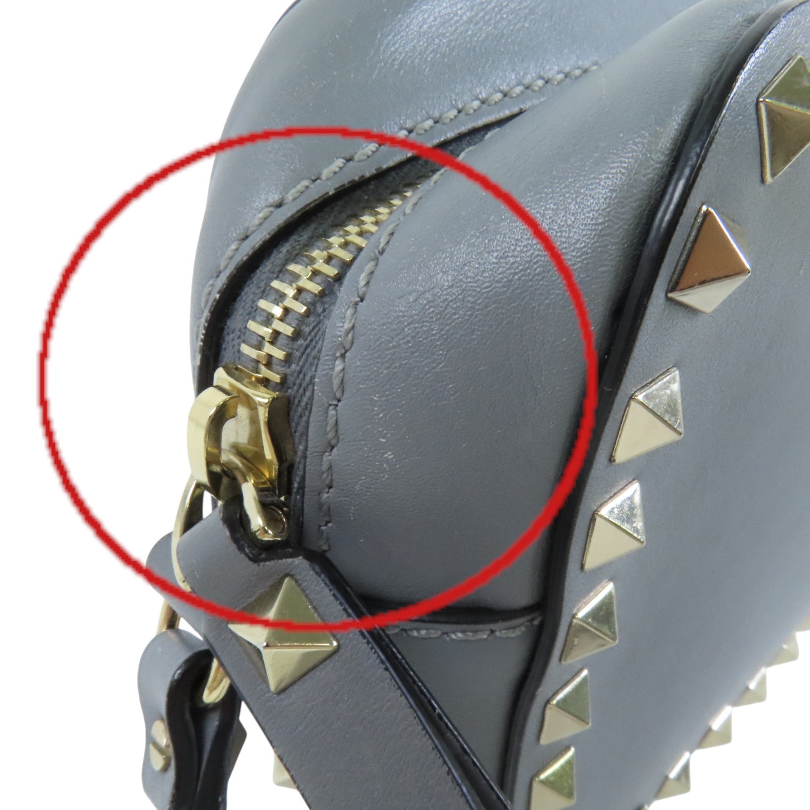 Valentino 牛皮皮革RockStuds金扣肩背袋