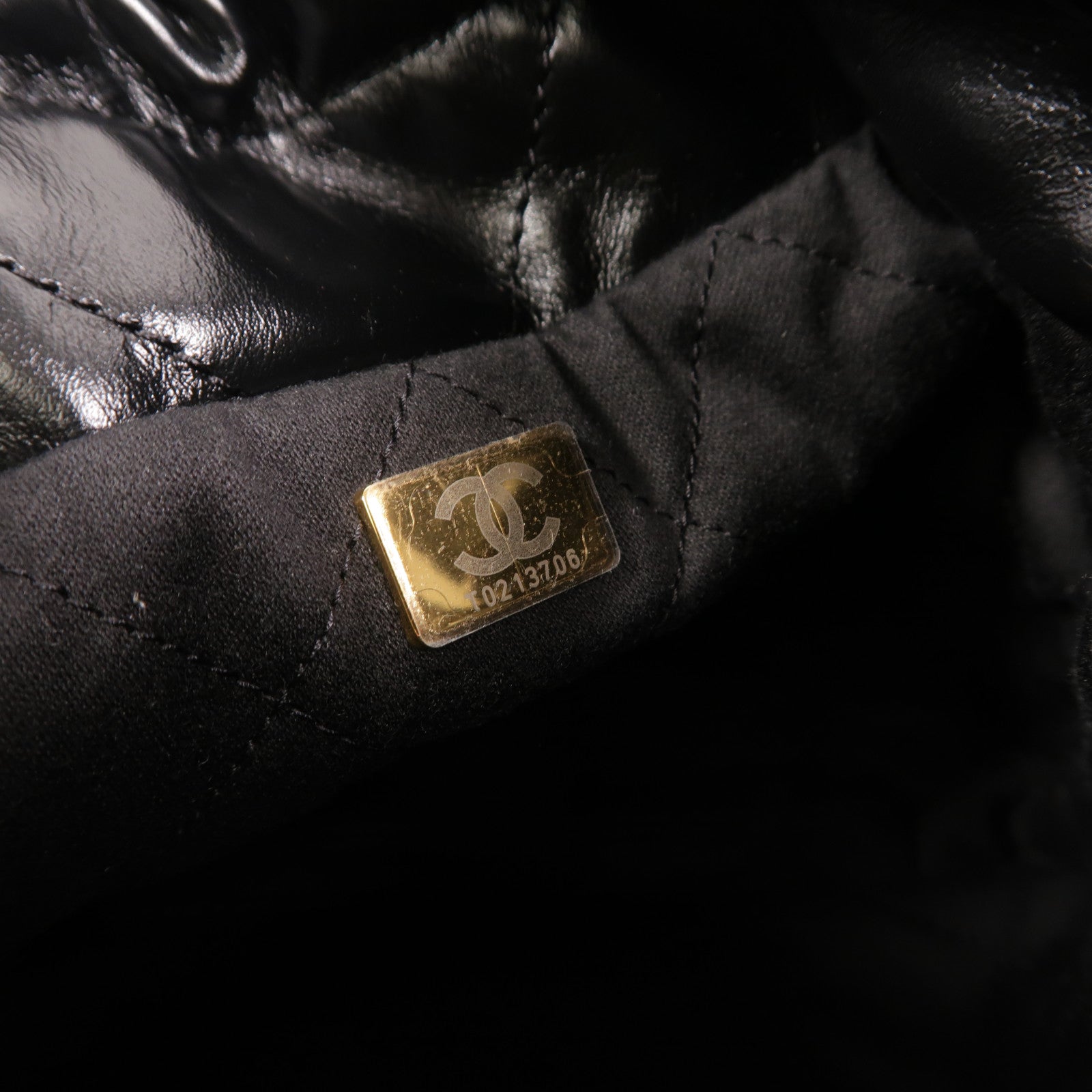CHANEL 牛皮皮革Chanel 22 Mini鏈帶肩背袋