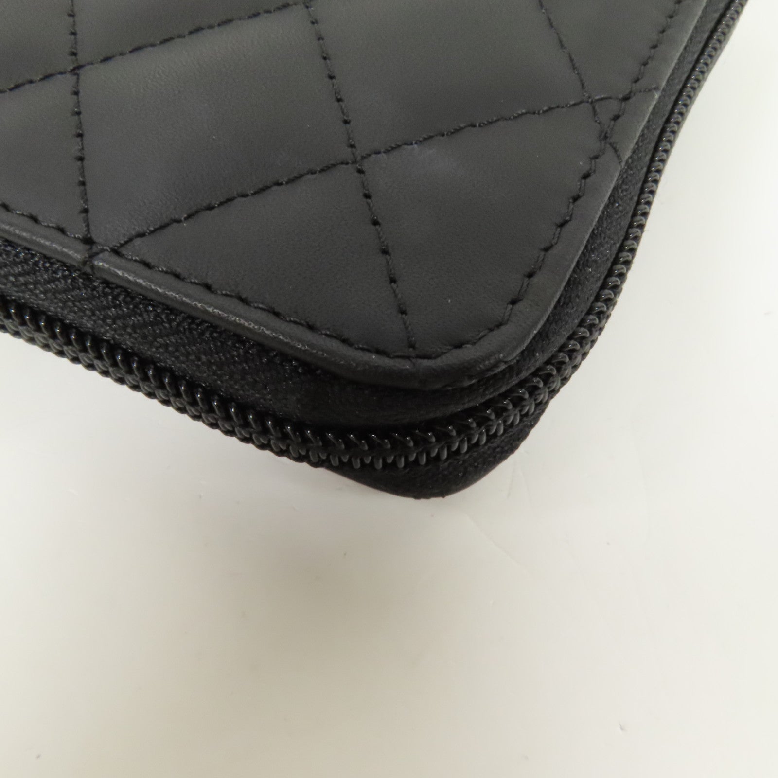 CHANEL 牛皮皮革Cambon銀扣長錢包