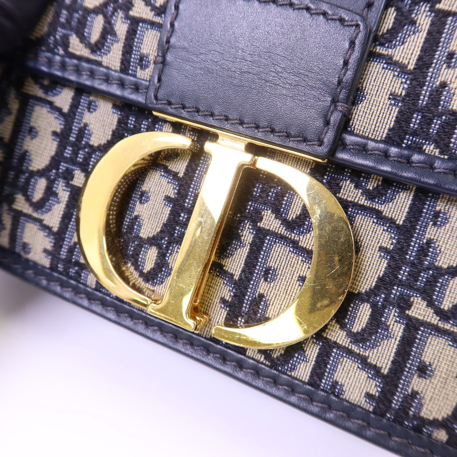 Dior 帆布Montaigne 30 Shoulder Bag金扣肩背袋