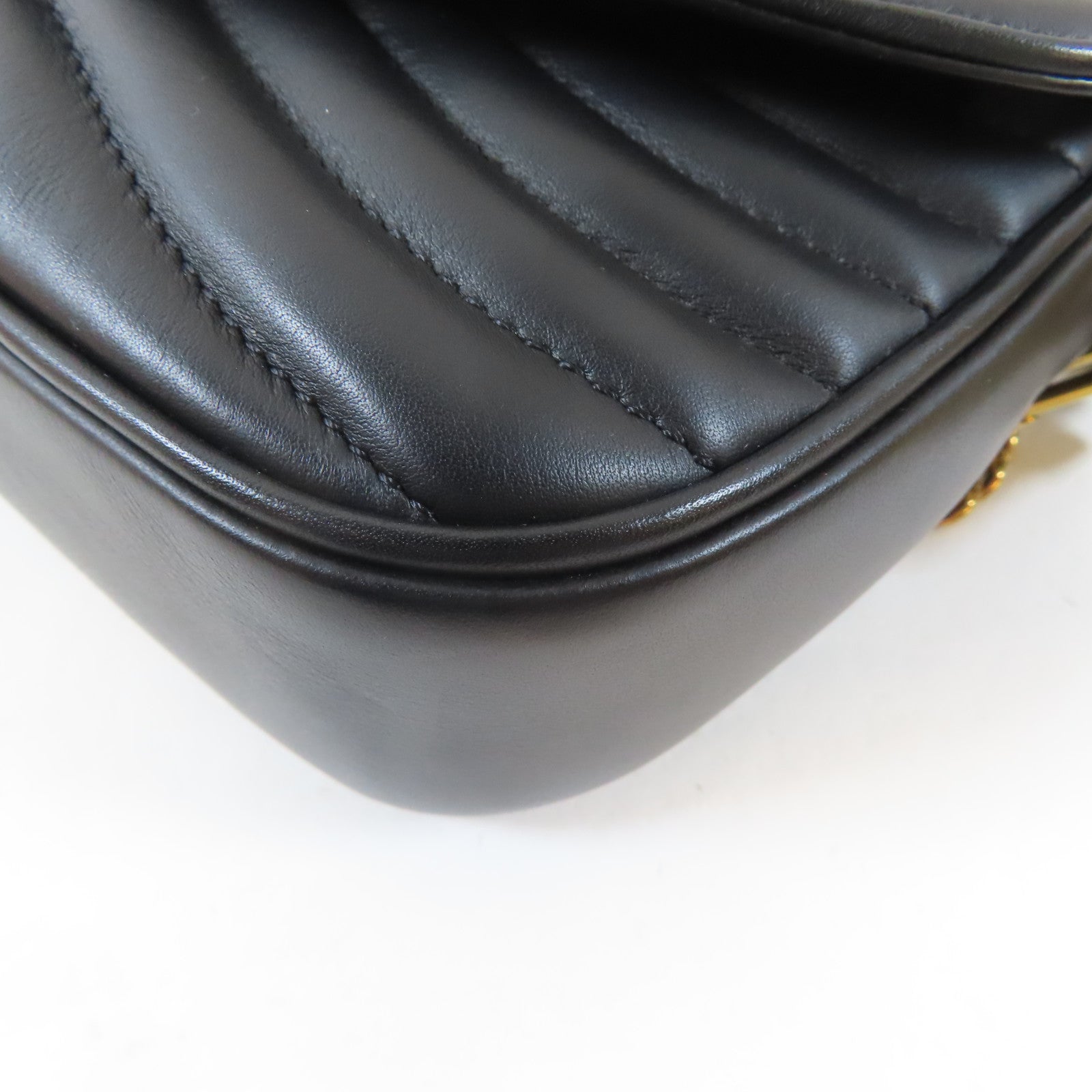 LOUIS VUITTON 牛皮皮革New Wave Multi Pochette金扣手挽肩背兩用袋黑色