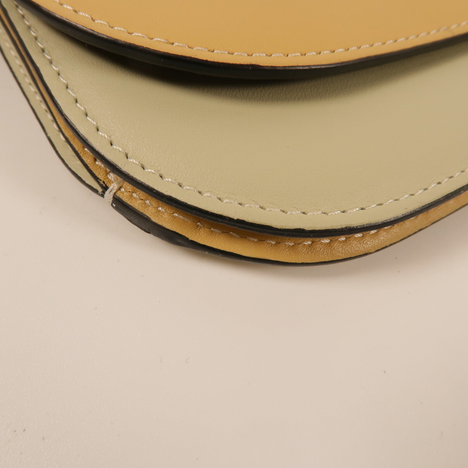 LOEWE 牛皮皮革Gate Pochette肩背袋