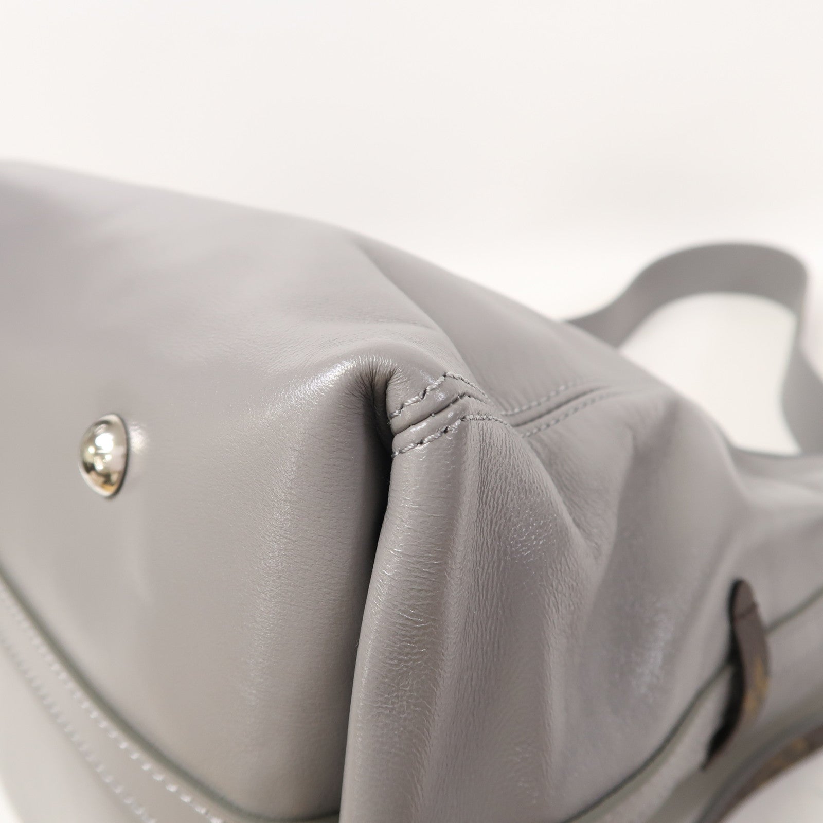 LOUIS VUITTON 牛皮皮革/Monogram CarryAll Vibe MM銀扣肩背袋灰色