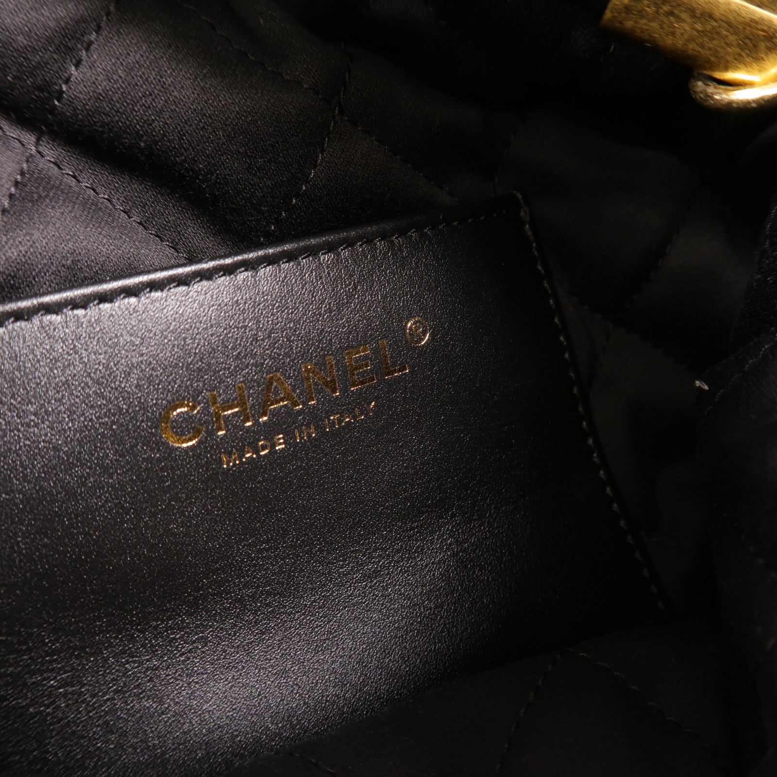 CHANEL 牛皮皮革Chanel 22 Mini鏈帶肩背袋