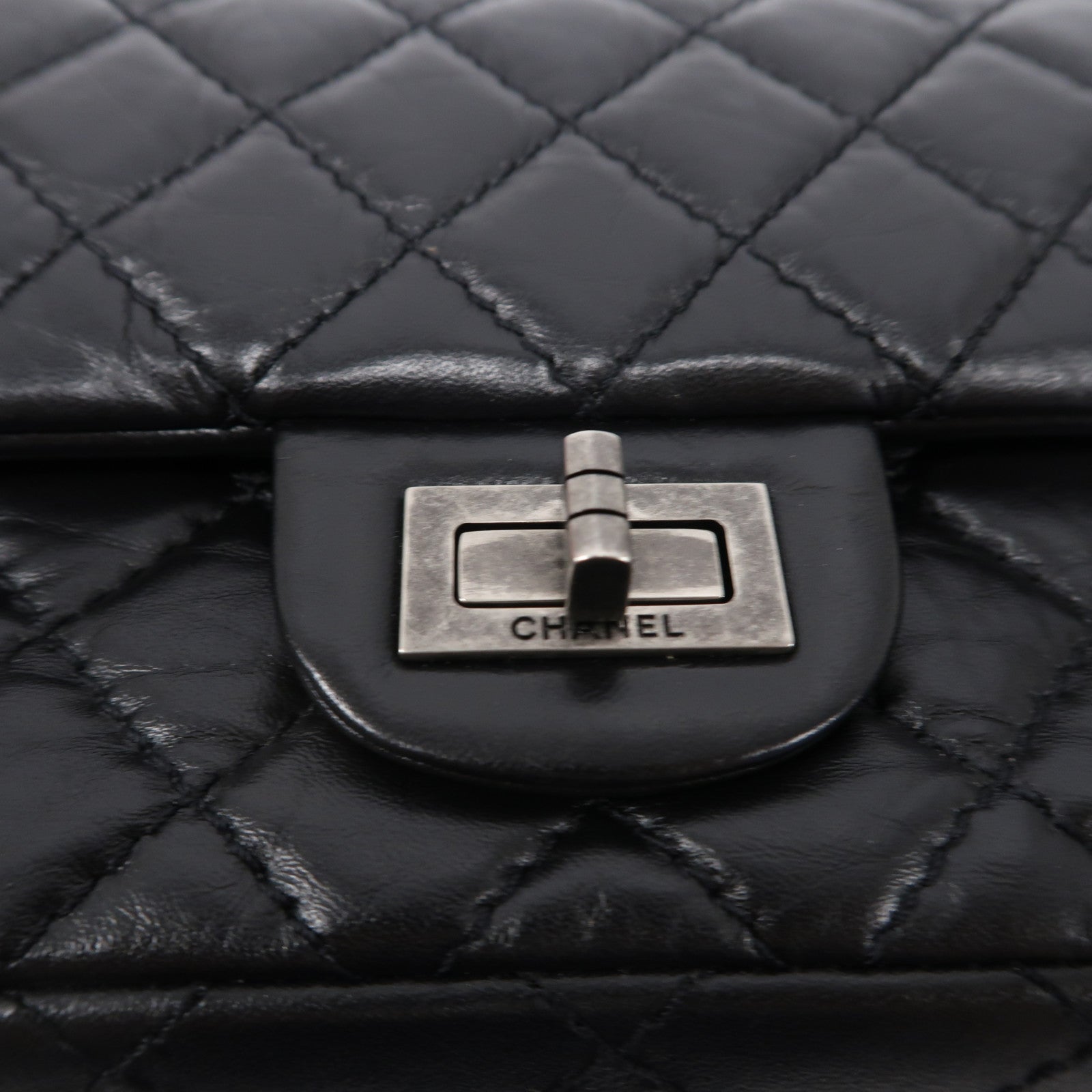 CHANEL 菱格牛皮皮革2.55銀扣鏈帶肩背袋黑色