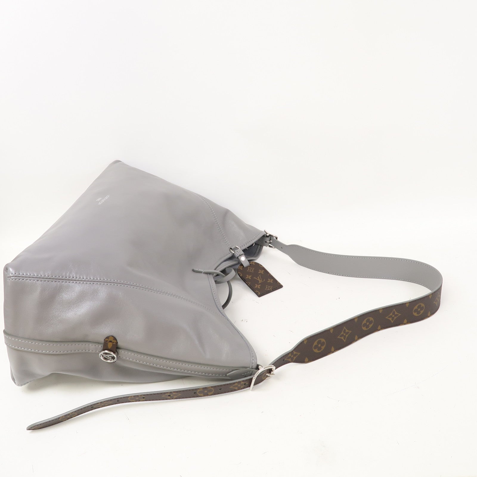 LOUIS VUITTON 牛皮皮革/Monogram CarryAll Vibe MM銀扣肩背袋灰色