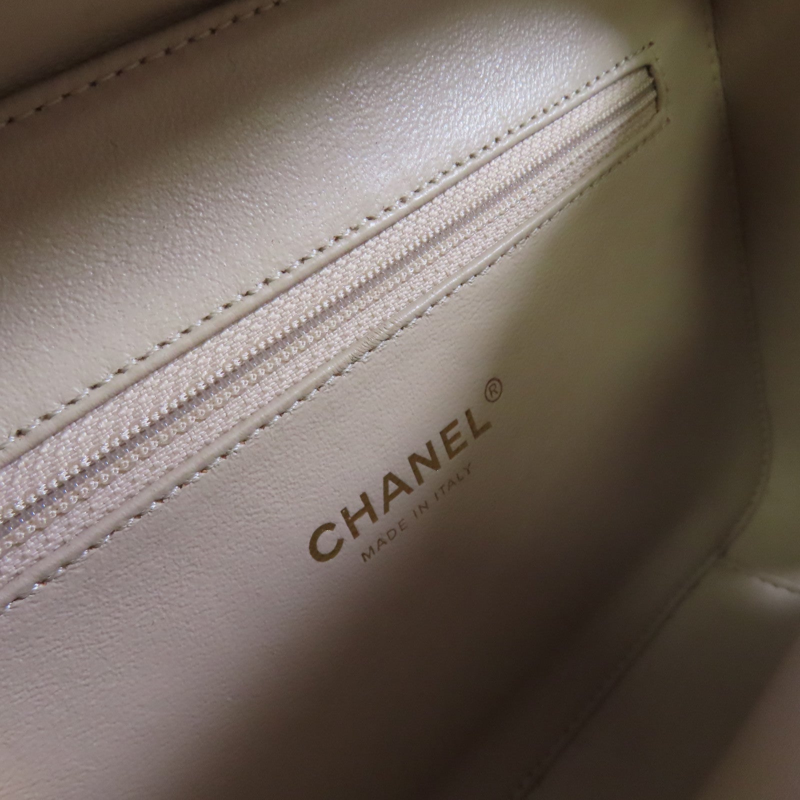 CHANEL 牛皮皮革Vanity Shoulder Bag金扣手挽肩背兩用袋白色