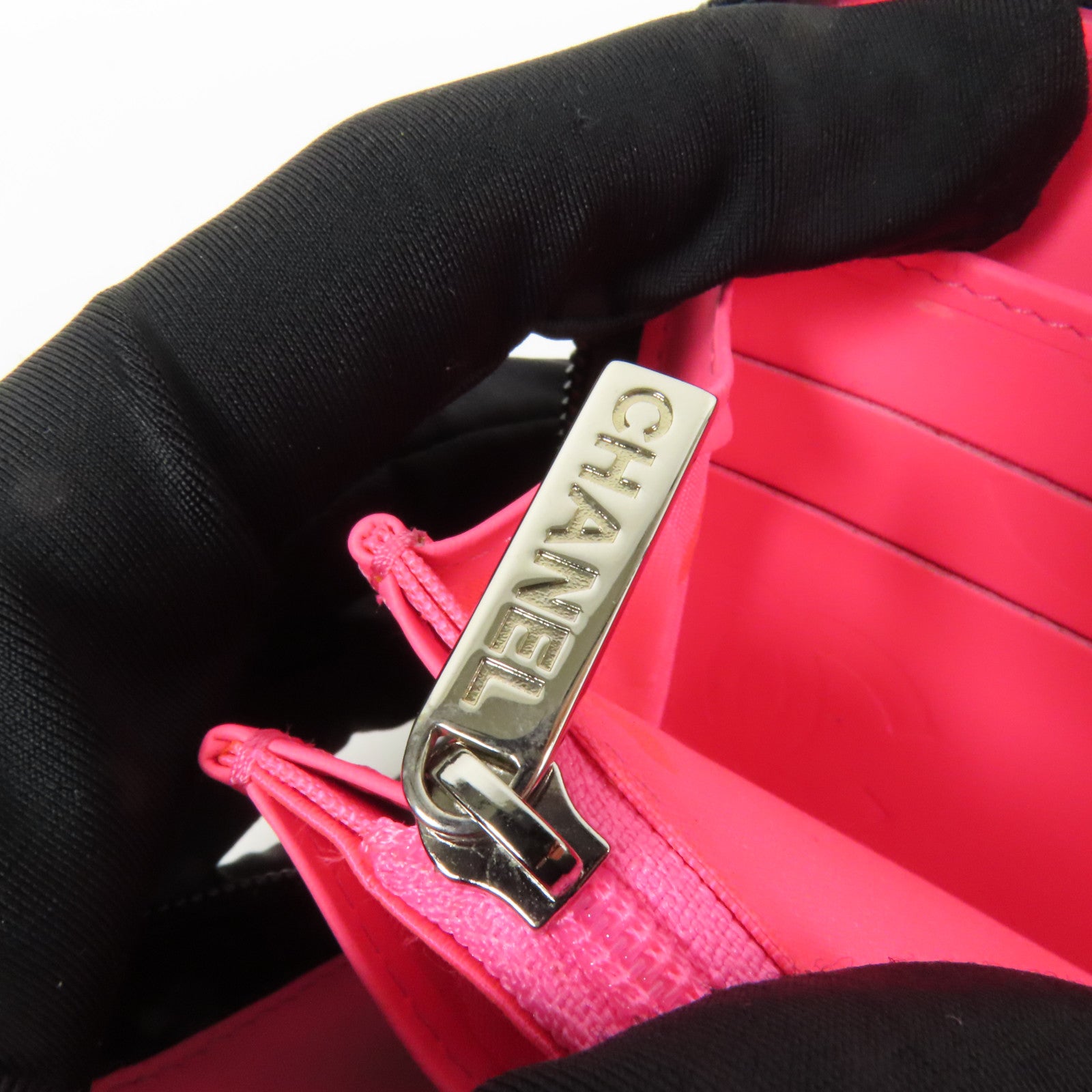 CHANEL 牛皮皮革Cambon銀扣長錢包