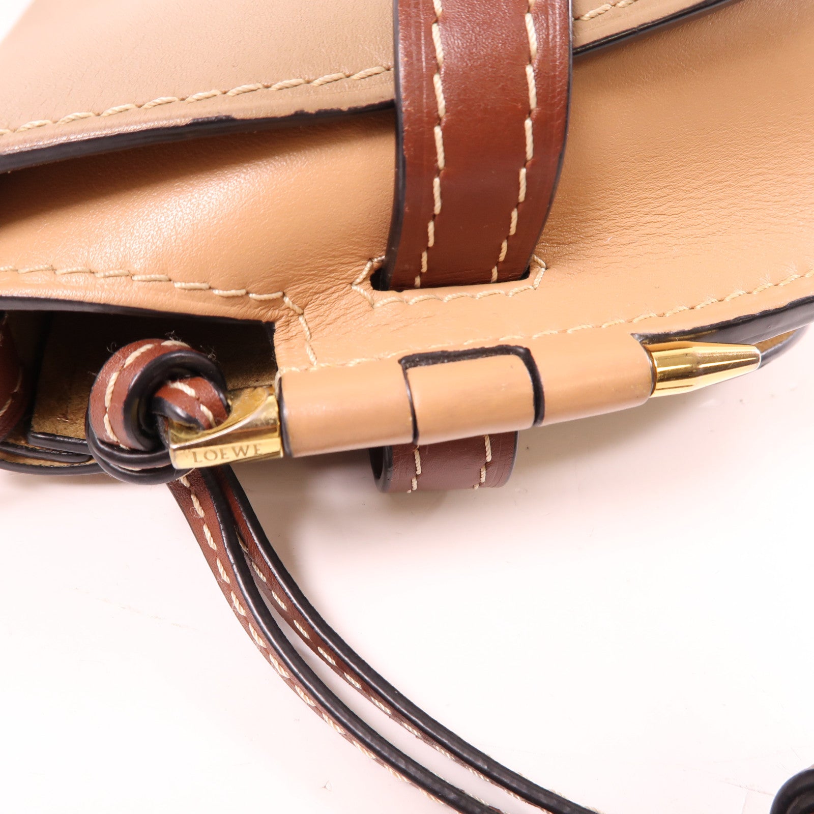 LOEWE 牛皮皮革Gate Shoulder Bag金扣肩背袋棕色