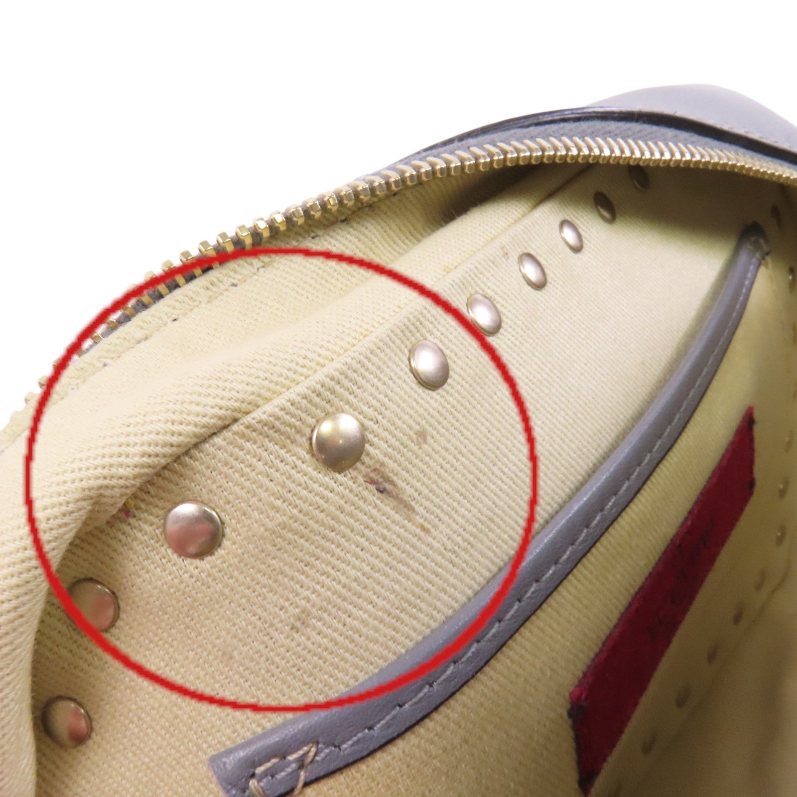 Valentino 牛皮皮革RockStuds金扣肩背袋