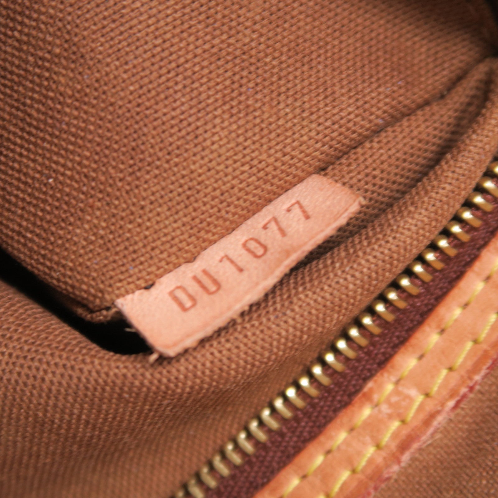 LOUIS VUITTON 【激減優惠】Monogram Batignolles Horizontal金扣肩背袋啡色