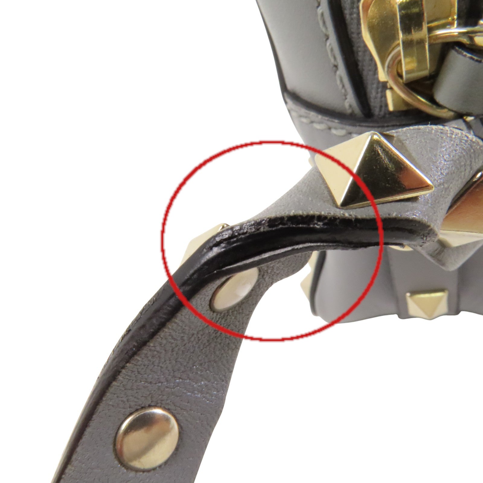 Valentino 牛皮皮革RockStuds金扣肩背袋