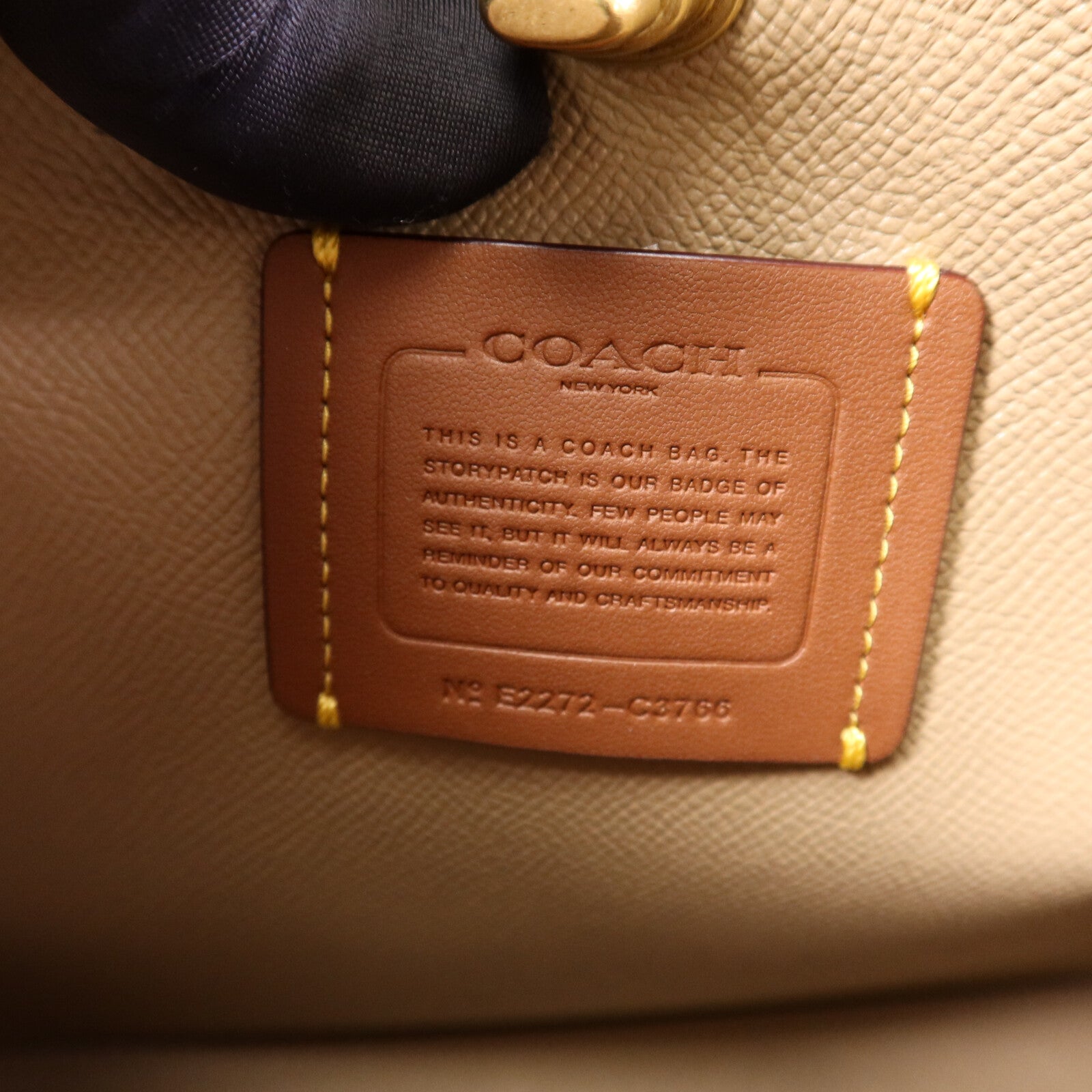 COACH 牛皮皮革Shoulder Bag金扣手挽袋
