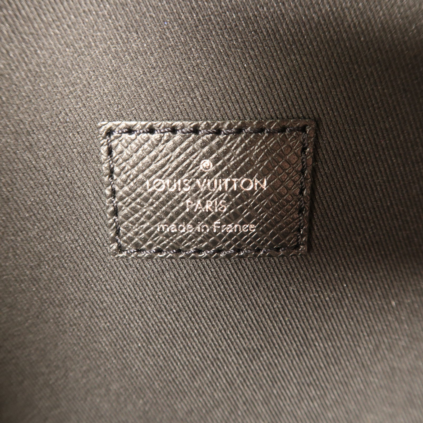 LOUIS VUITTON Taiga Alex Backpack銀扣背包