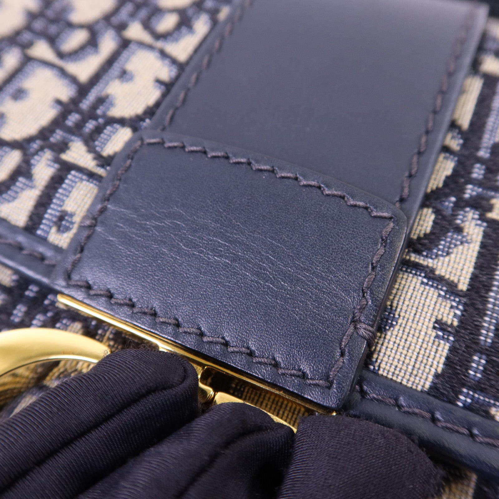 Dior 帆布Montaigne 30 Shoulder Bag金扣肩背袋