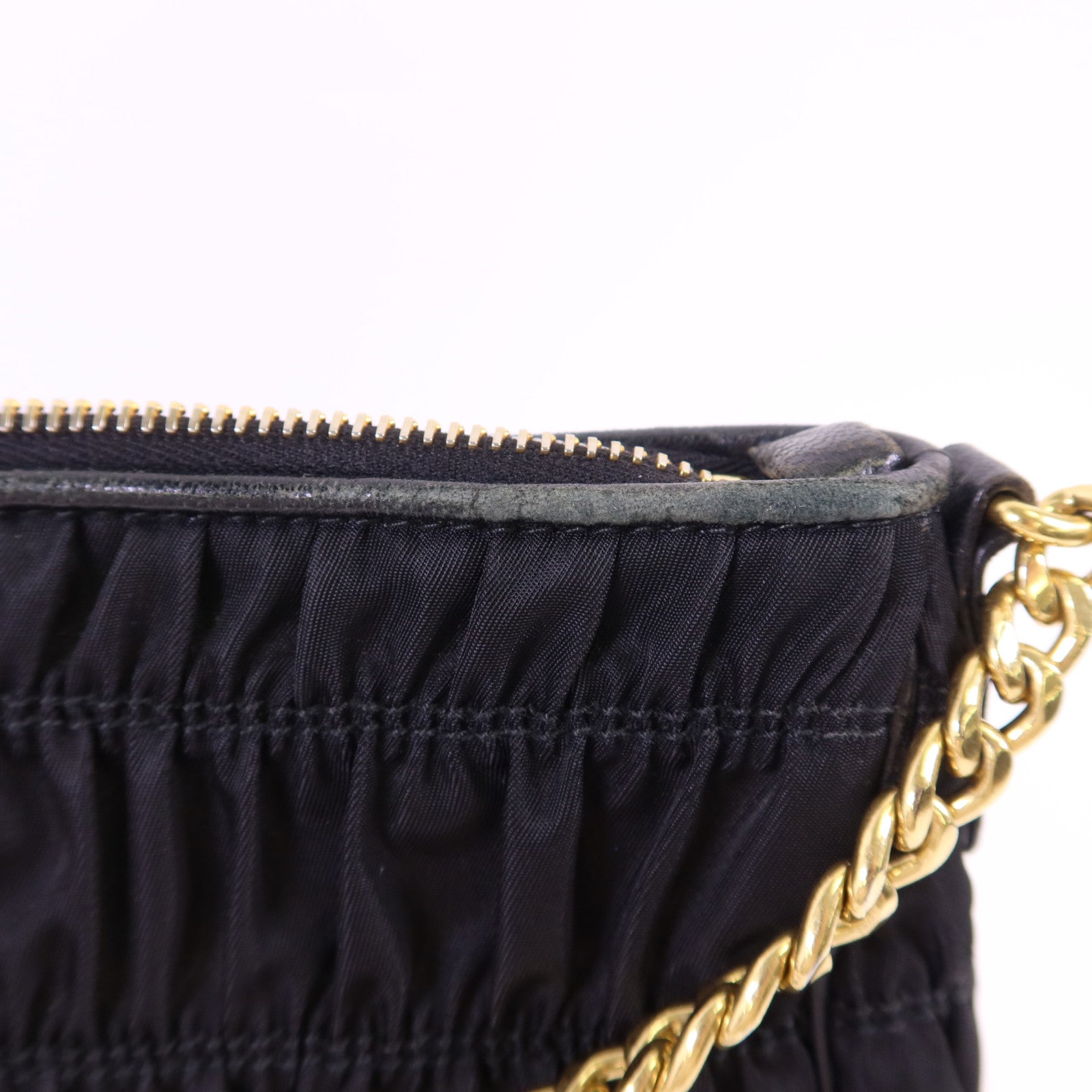 PRADA 尼龍Chain Shoulder Bag金扣鏈帶肩背袋