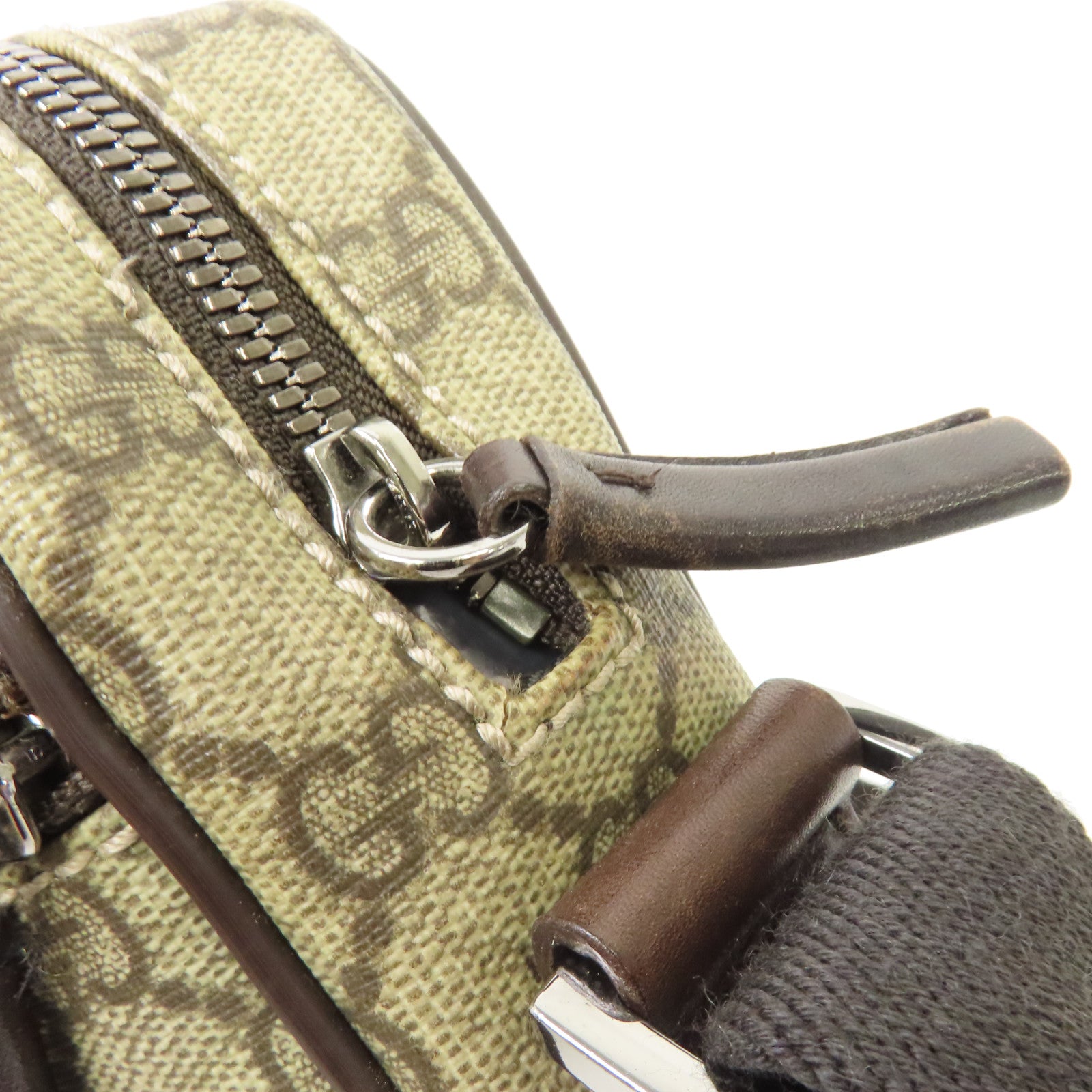 GUCCI 塗層帆布Shoulder Bag銀扣肩背袋啡色