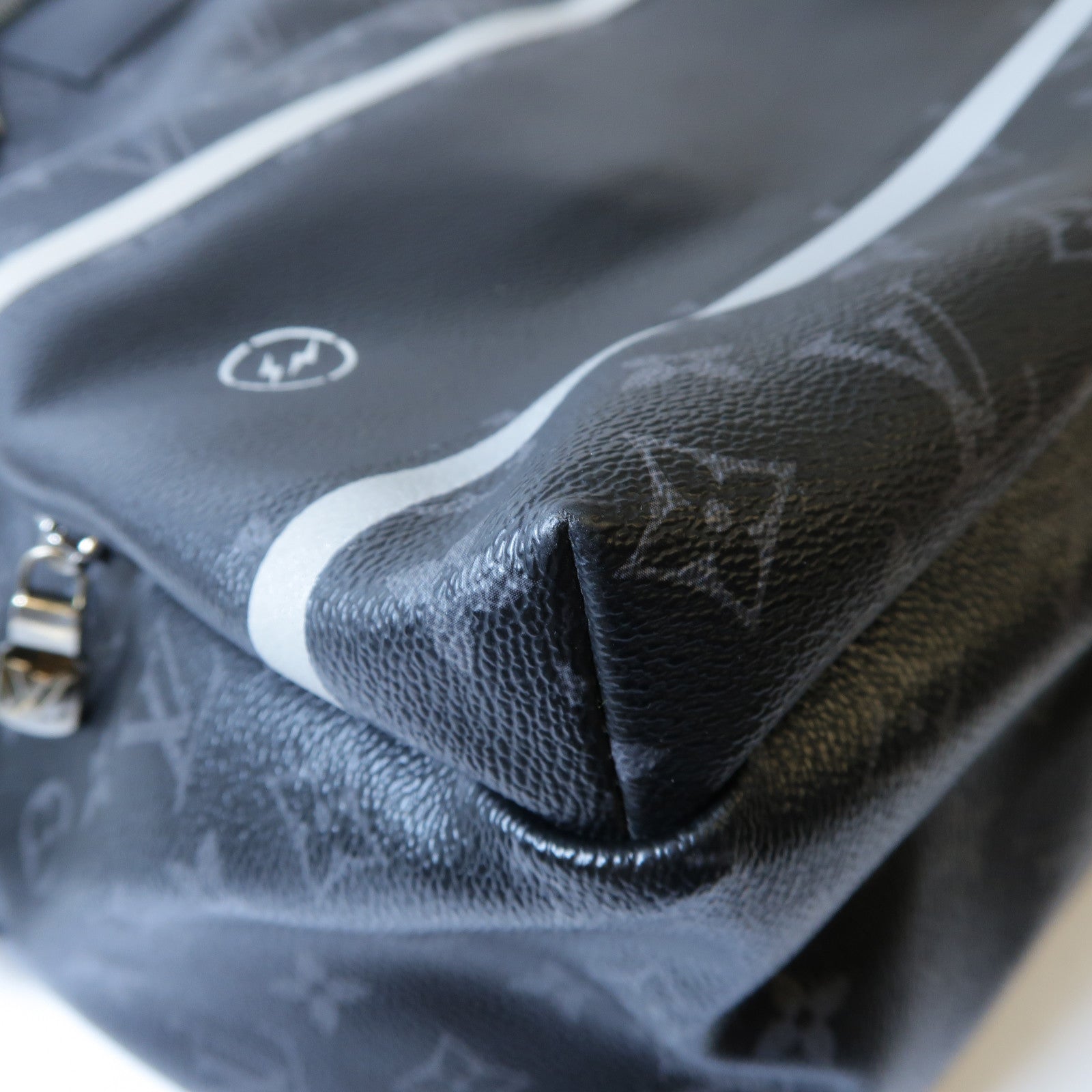 LOUIS VUITTON Monogram Eclipse LV x Fragment Apollo銀扣背包黑色