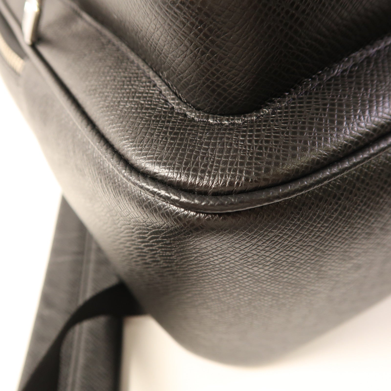 LOUIS VUITTON Taiga Alex Backpack銀扣背包