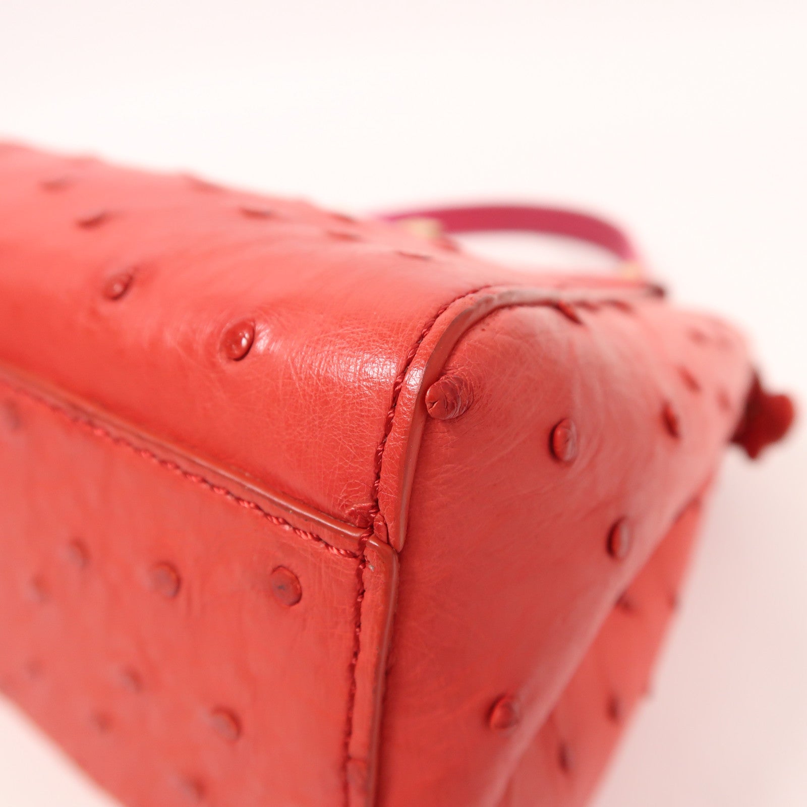 FENDI 鴕鳥皮革Peekaboo金扣手挽肩背兩用袋