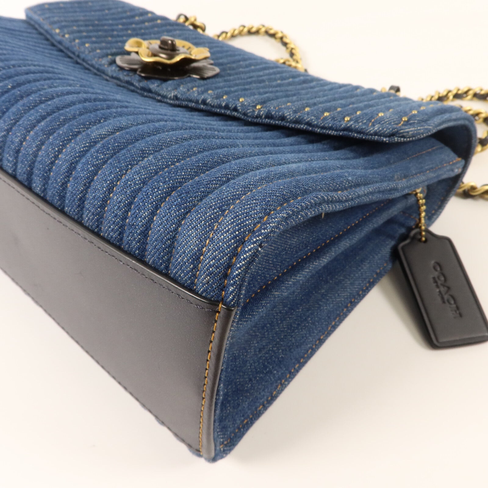 COACH 牛仔布料Chain Shoulder Bag鏈帶肩背袋