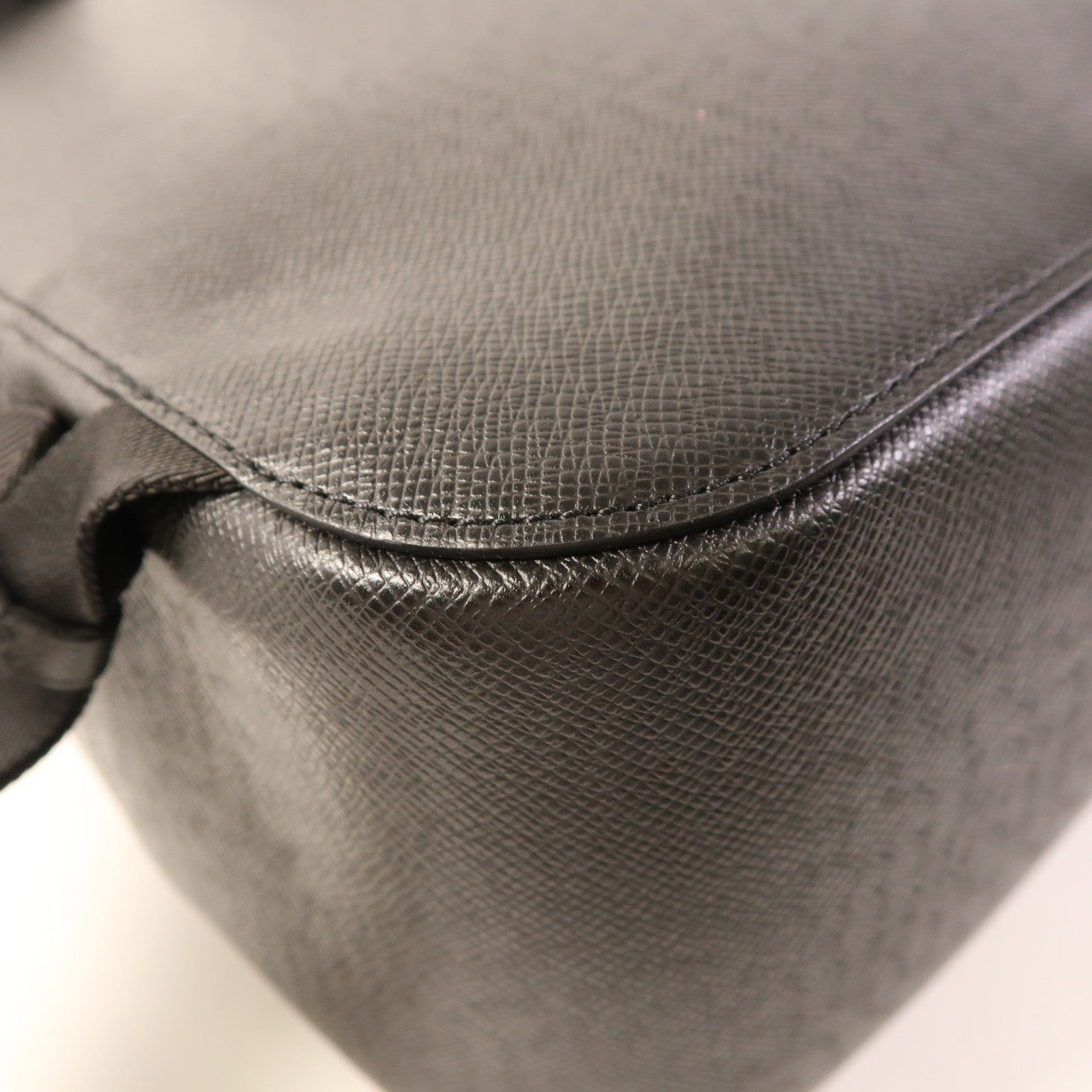 LOUIS VUITTON Taiga Alex Backpack銀扣背包