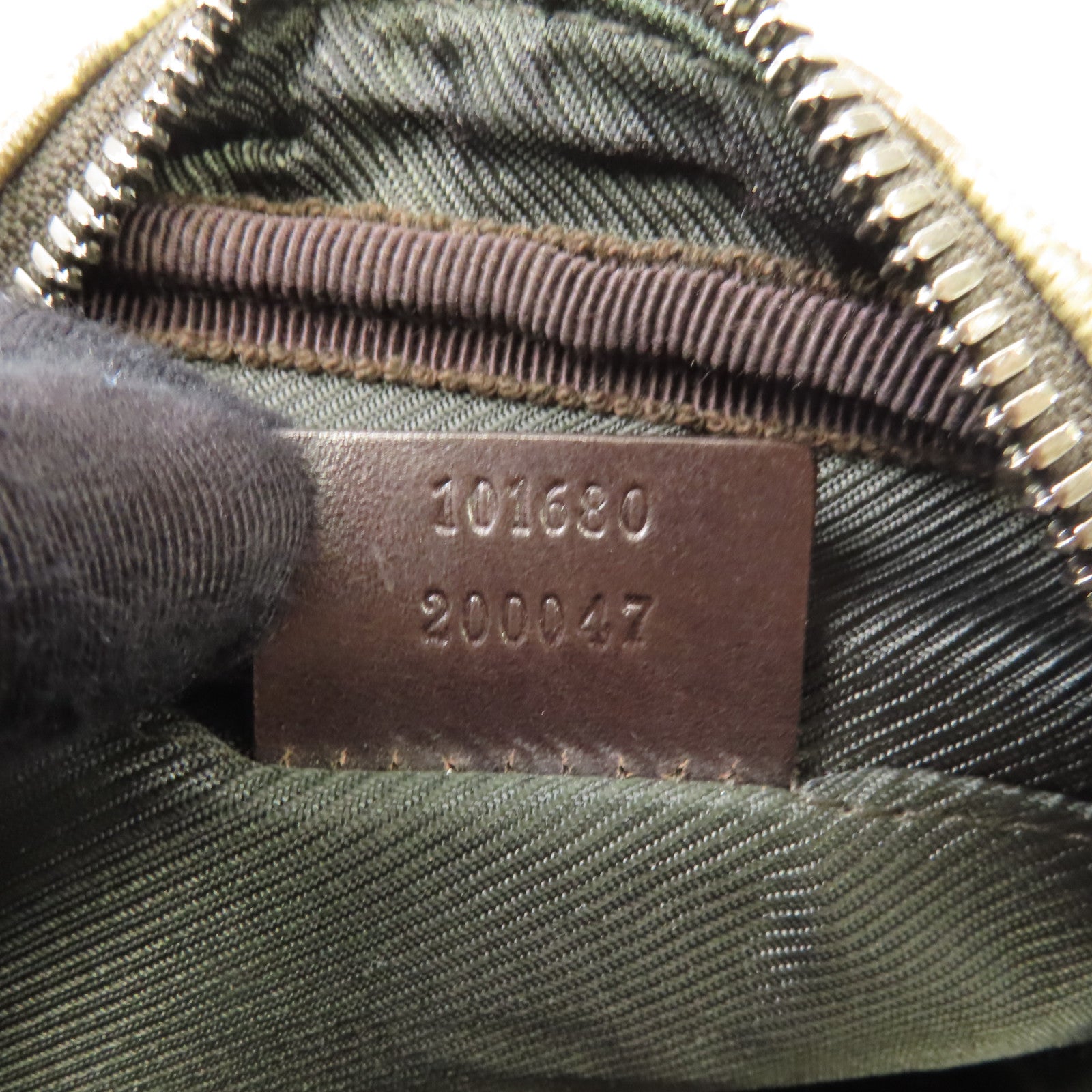 GUCCI 塗層帆布Shoulder Bag銀扣肩背袋啡色