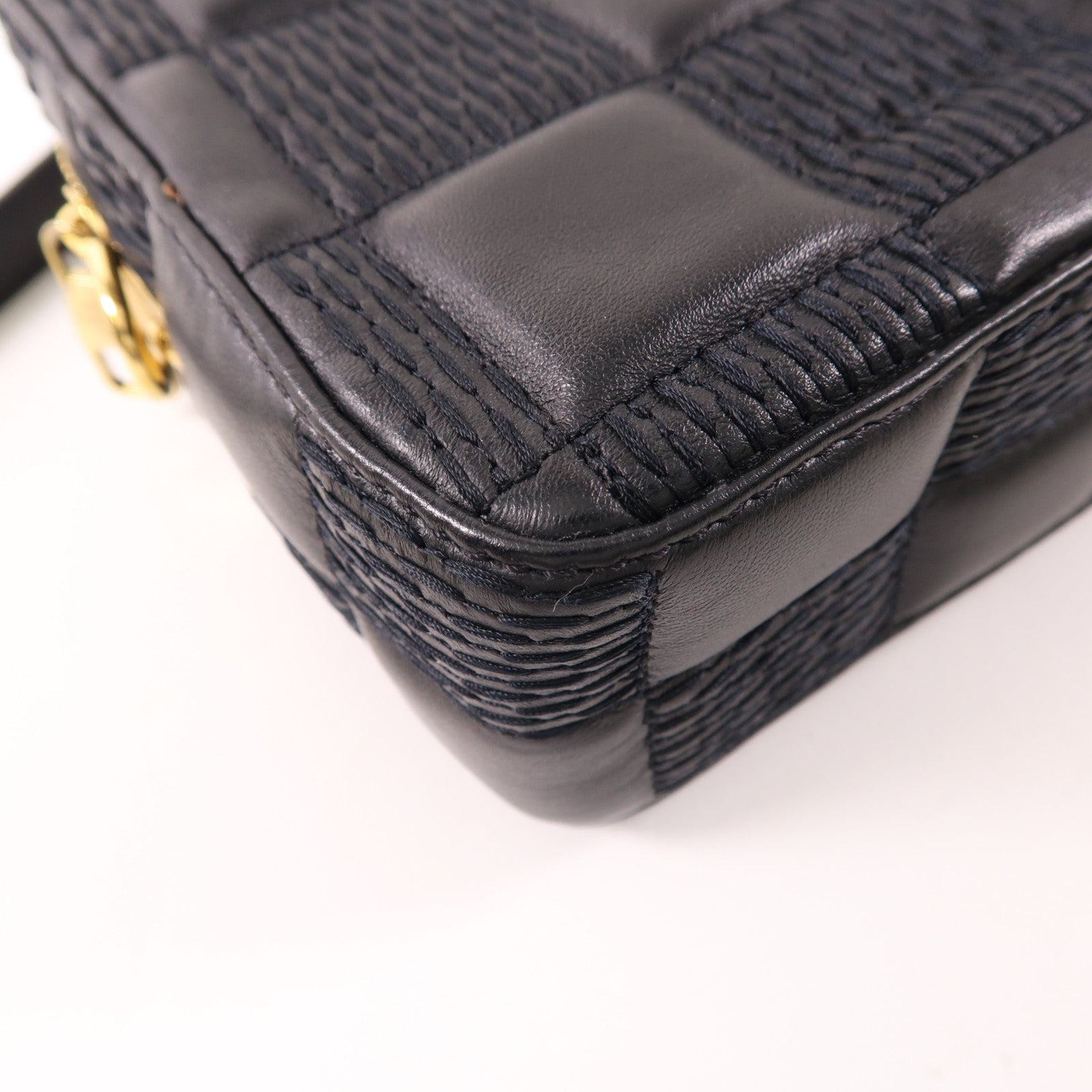 LOUIS VUITTON Damier Quilt Troca PM金扣肩背袋