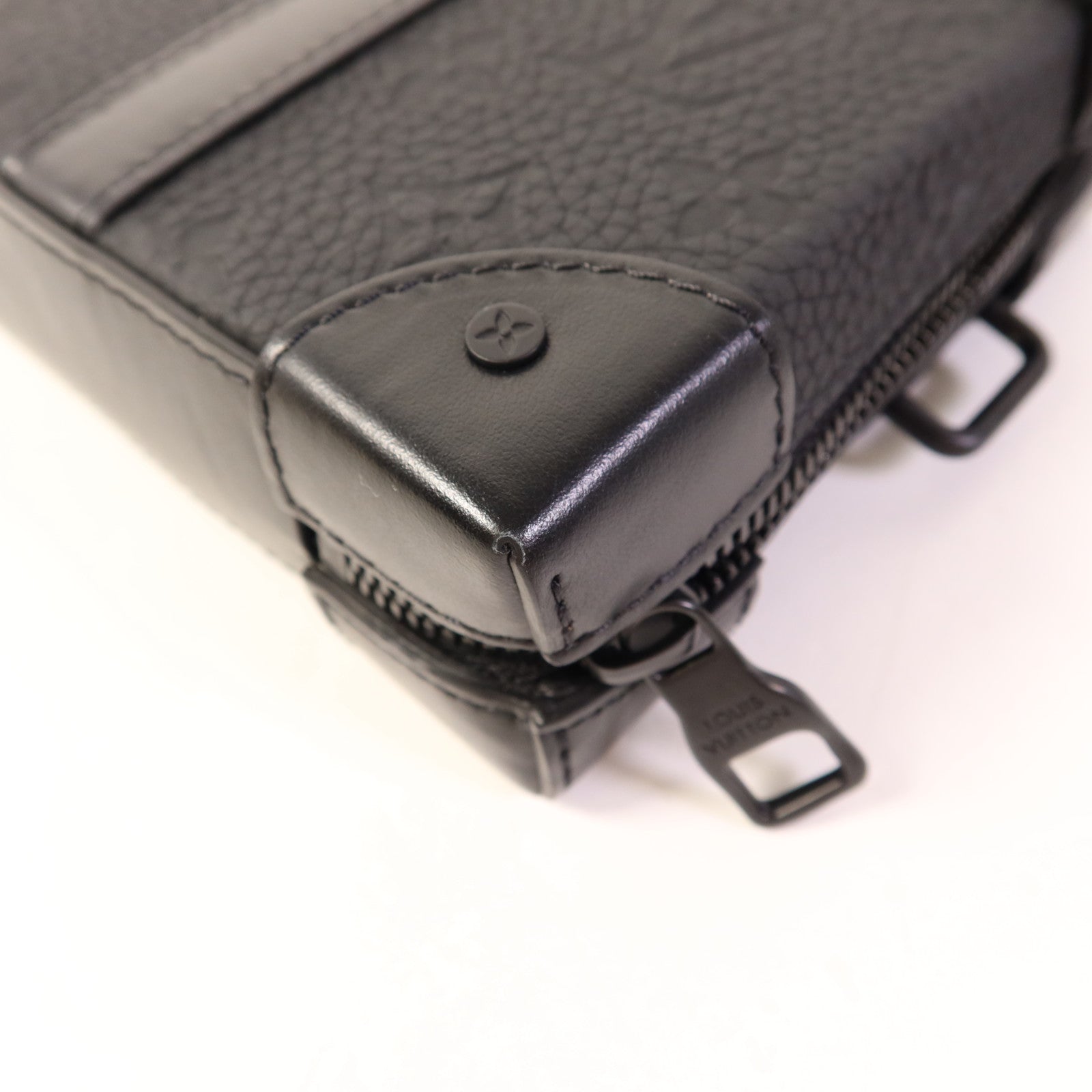 LOUIS VUITTON Monogram Taurillon Soft Trunk肩背袋