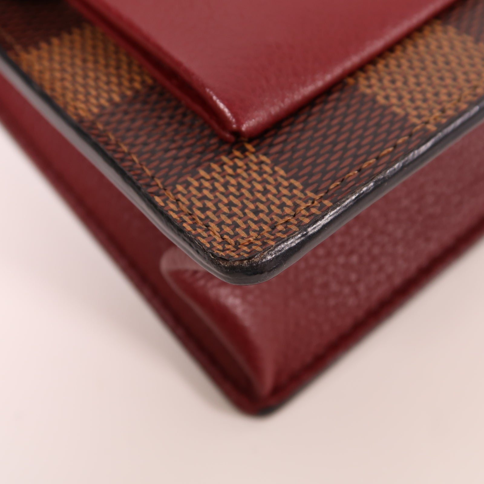 LOUIS VUITTON Damier Vavin WOC金扣鏈帶肩背袋啡色/紅色