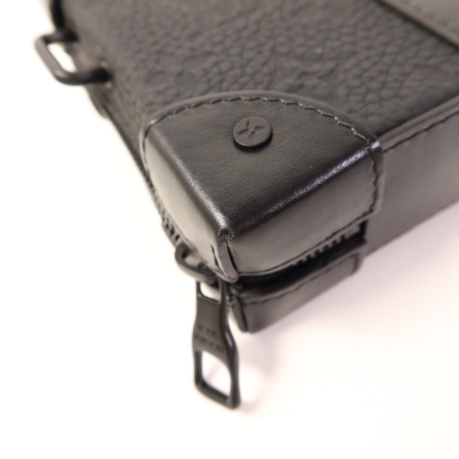 LOUIS VUITTON Monogram Taurillon Soft Trunk肩背袋