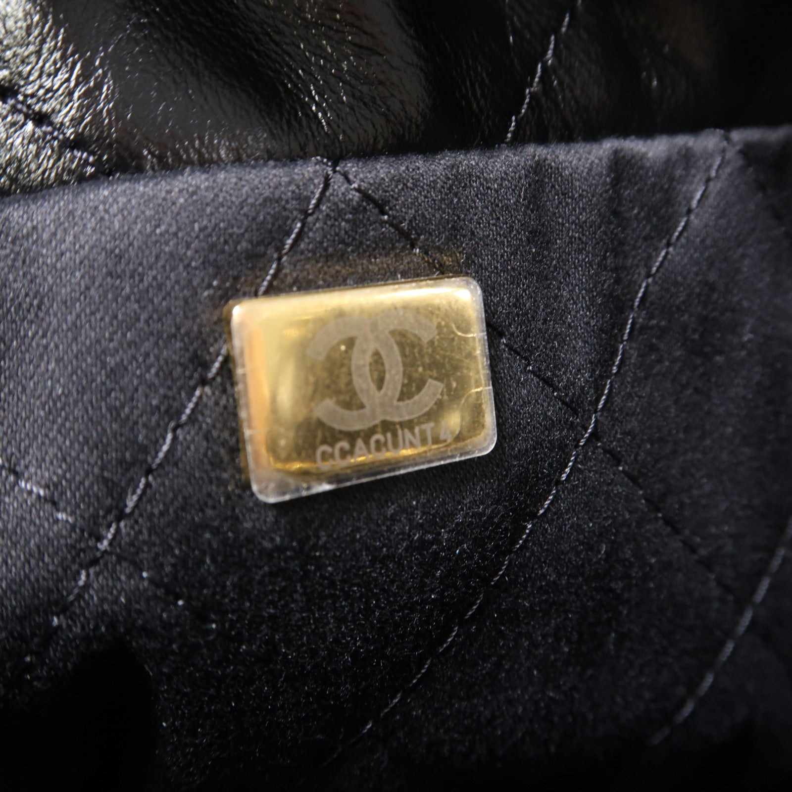 CHANEL 菱格牛皮皮革Mini 22金扣手挽肩背兩用袋黑色