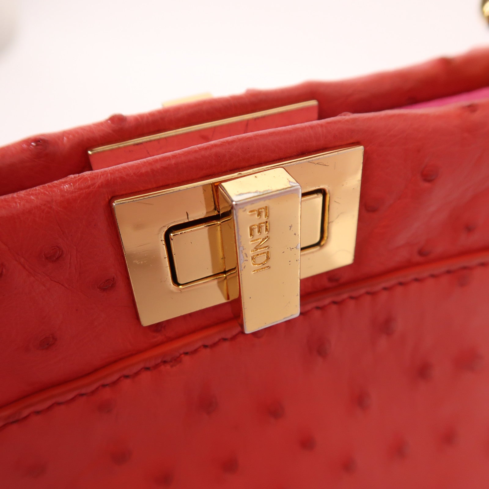 FENDI 鴕鳥皮革Peekaboo金扣手挽肩背兩用袋