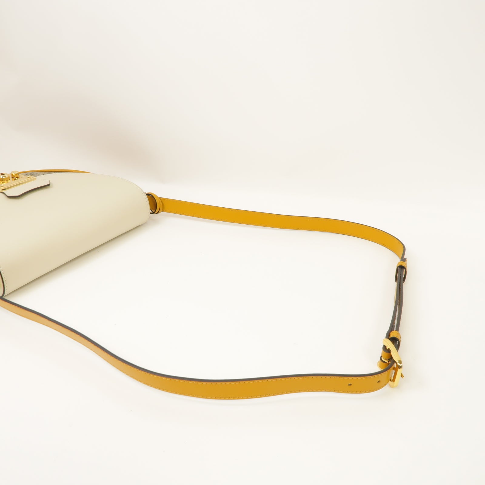 GUCCI 【清倉大減價】牛皮皮革/帆布Shoulder Bag金扣肩背袋黃色/白色