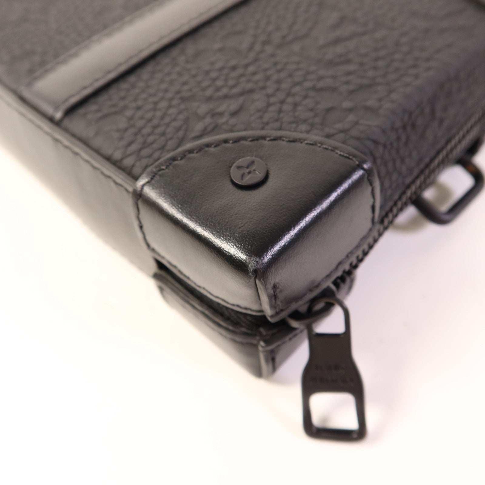 LOUIS VUITTON Monogram Taurillon Soft Trunk肩背袋